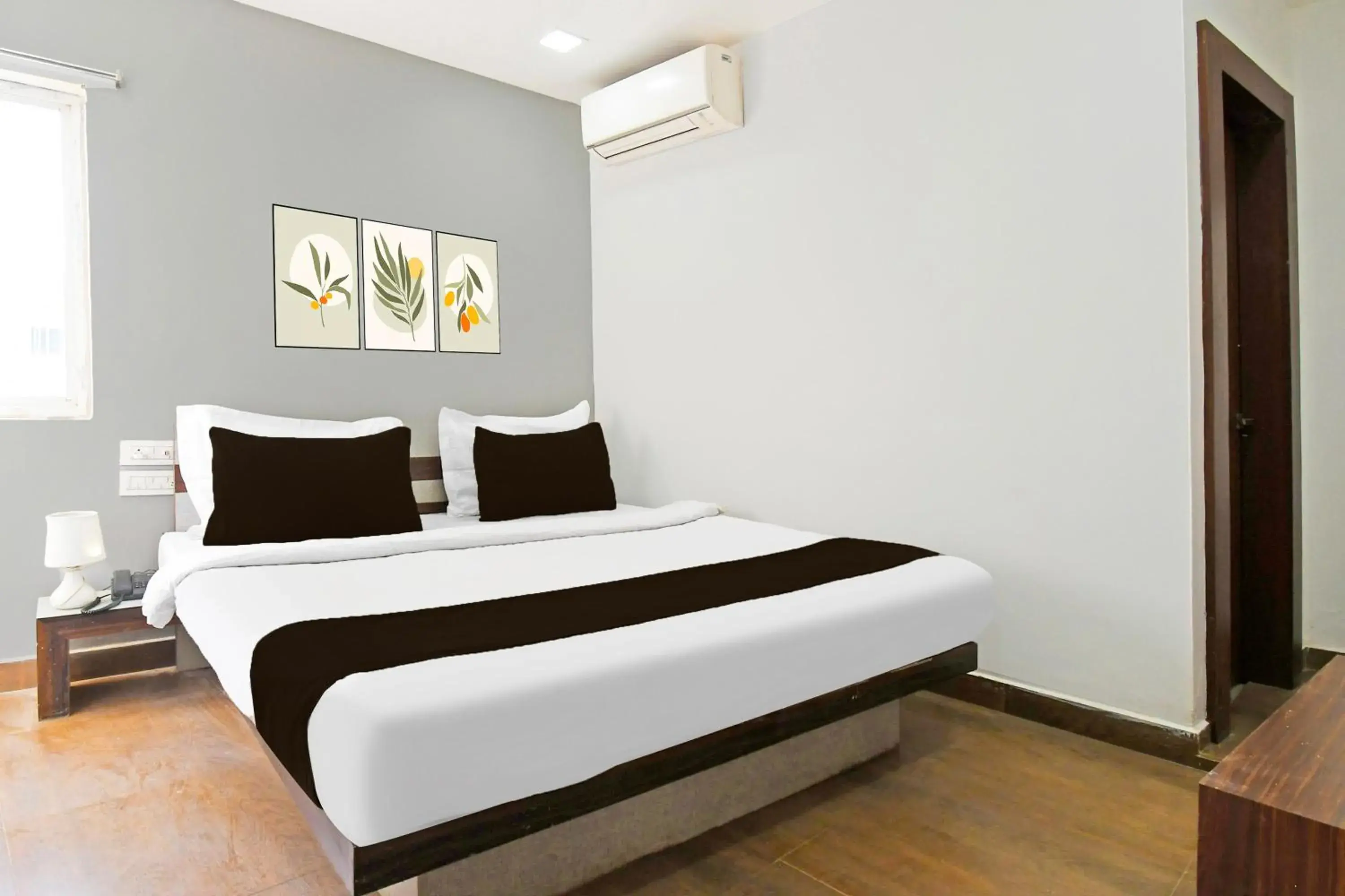 Standard Twin Room - single occupancy in Townhouse Mancheswar Industrial Estate Standard Twin Room - single occupancy in Townhouse Mancheswar Industrial Estate