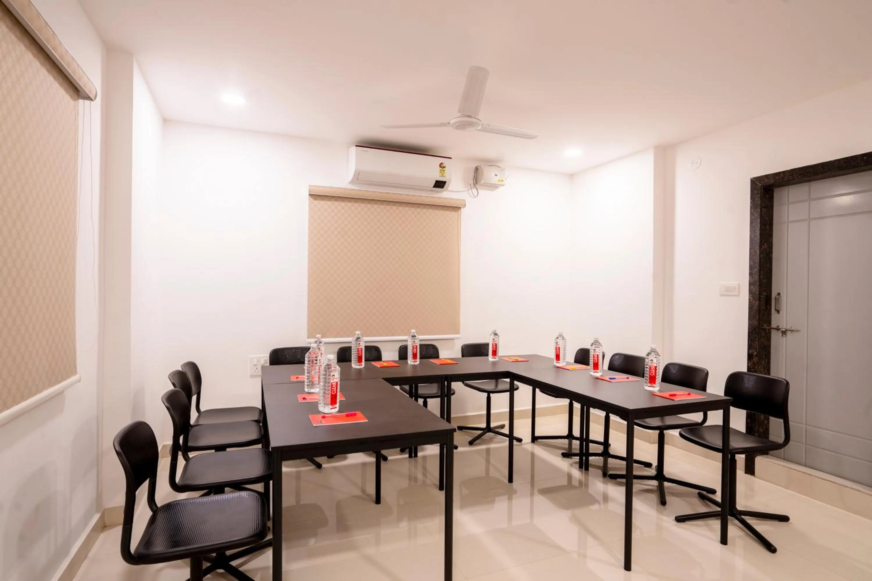 Dining area in Treebo De Alphabet Gachibowli