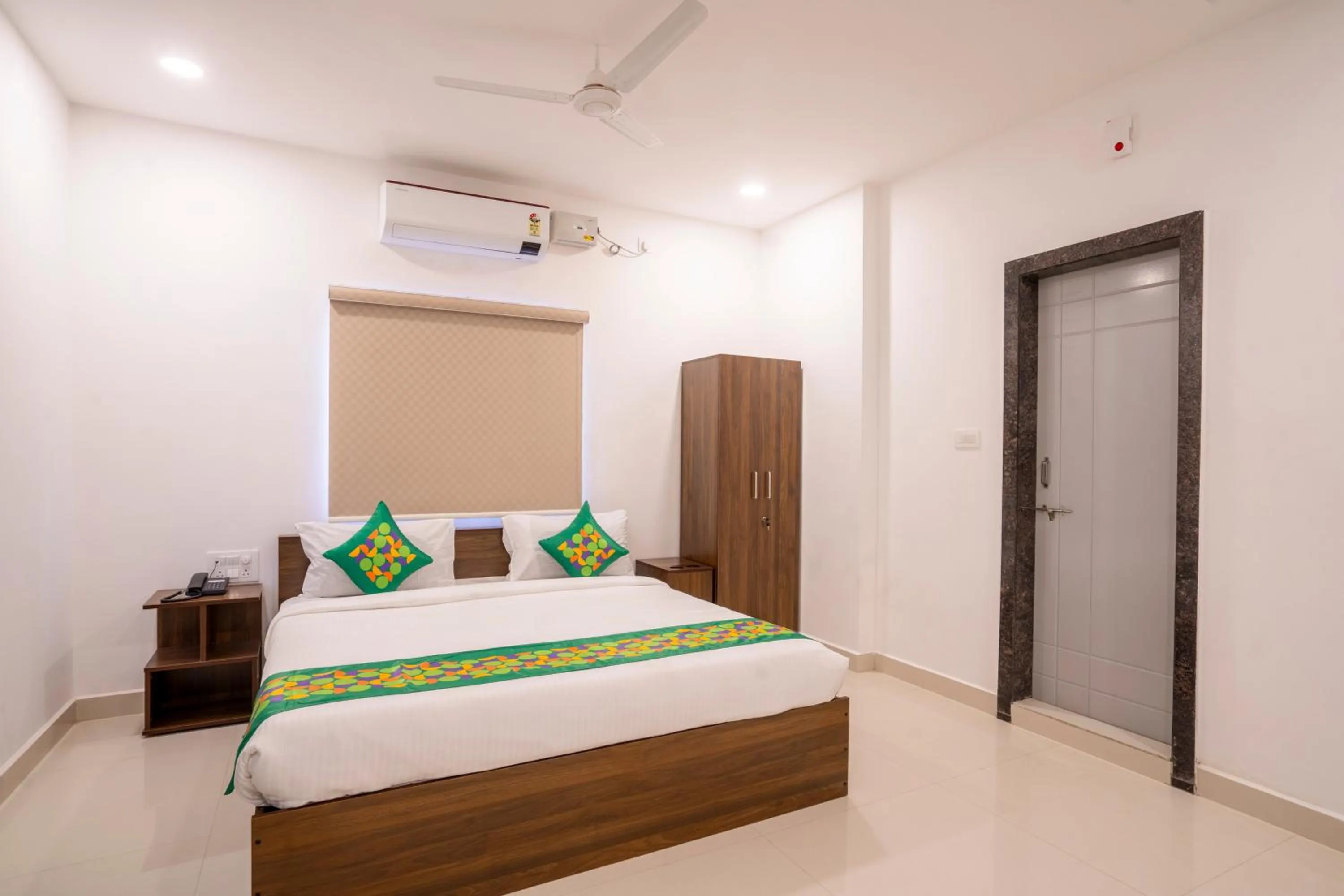Bedroom, Bed in Treebo De Alphabet Gachibowli