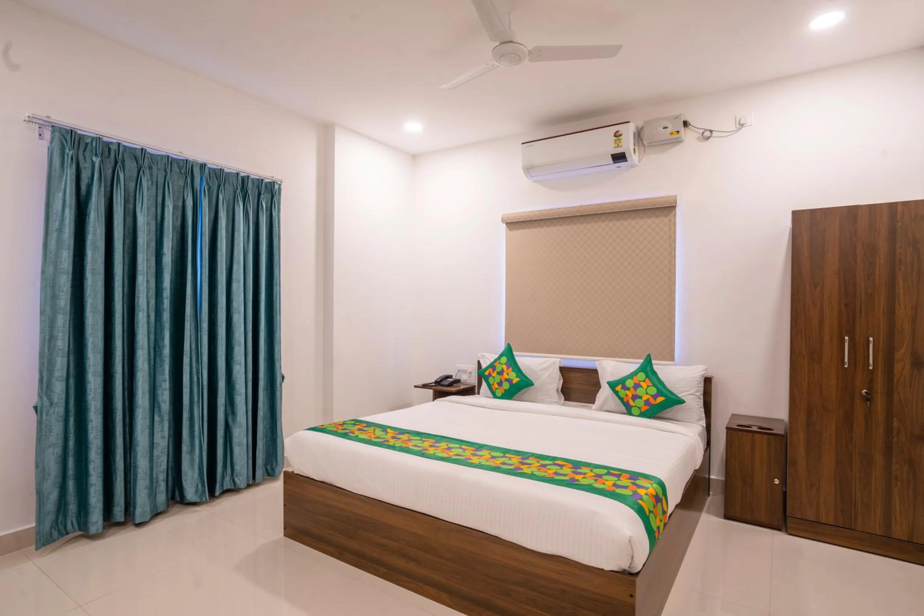 Bedroom, Bed in Treebo De Alphabet Gachibowli
