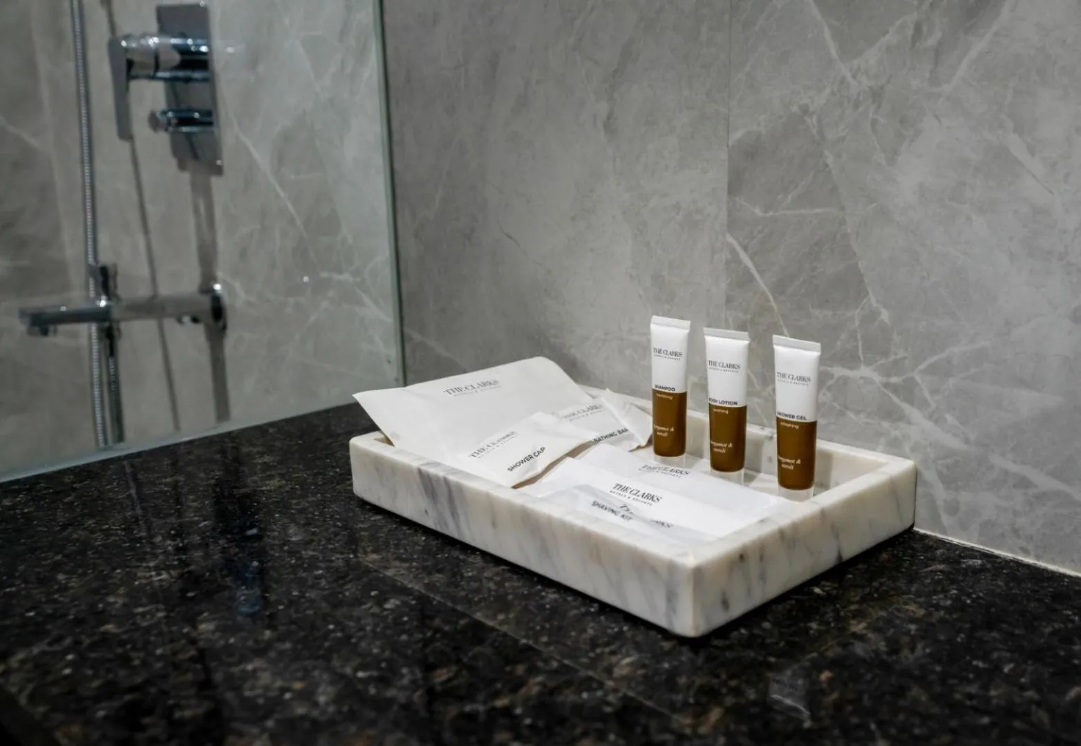 Clarks Inn Suites Agra Near Tajmahal