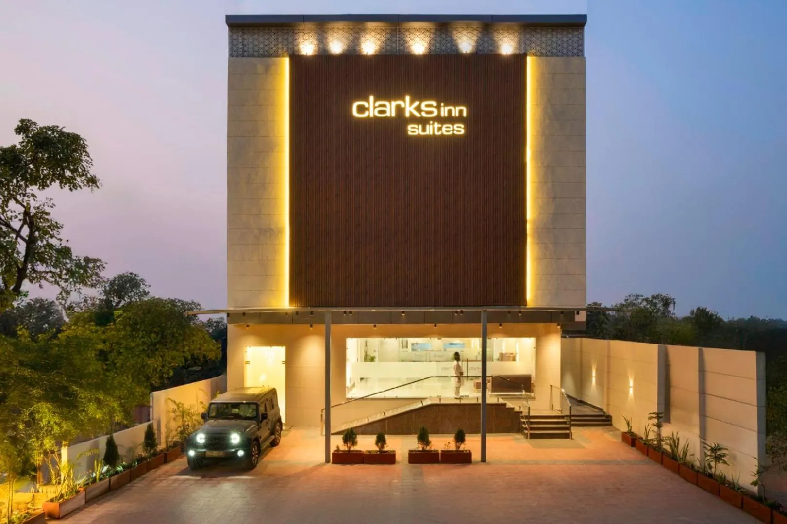 Clarks Inn Suites Agra Near Tajmahal