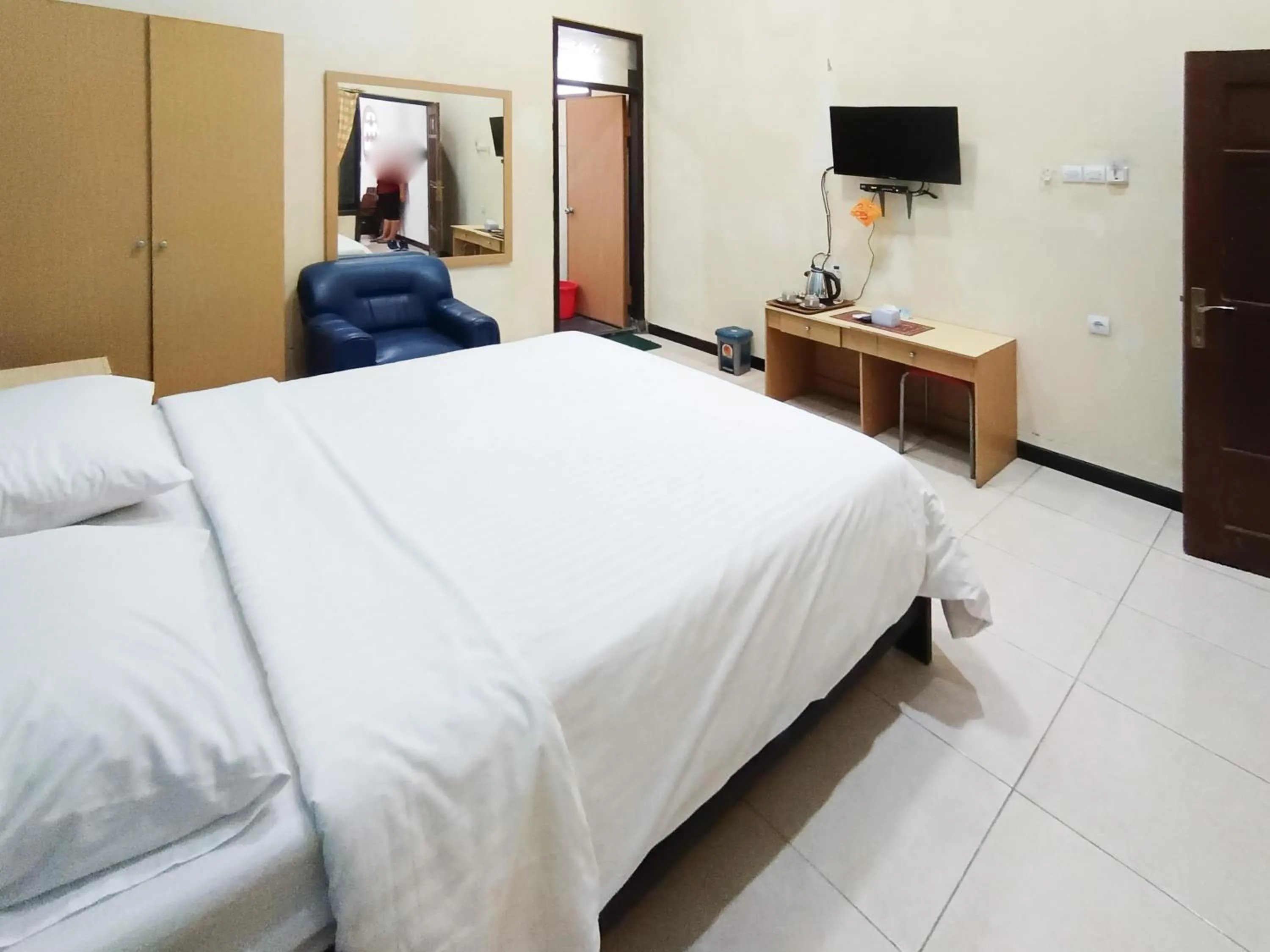 Bedroom, Bed in Gita Puri RedPartner Blitar