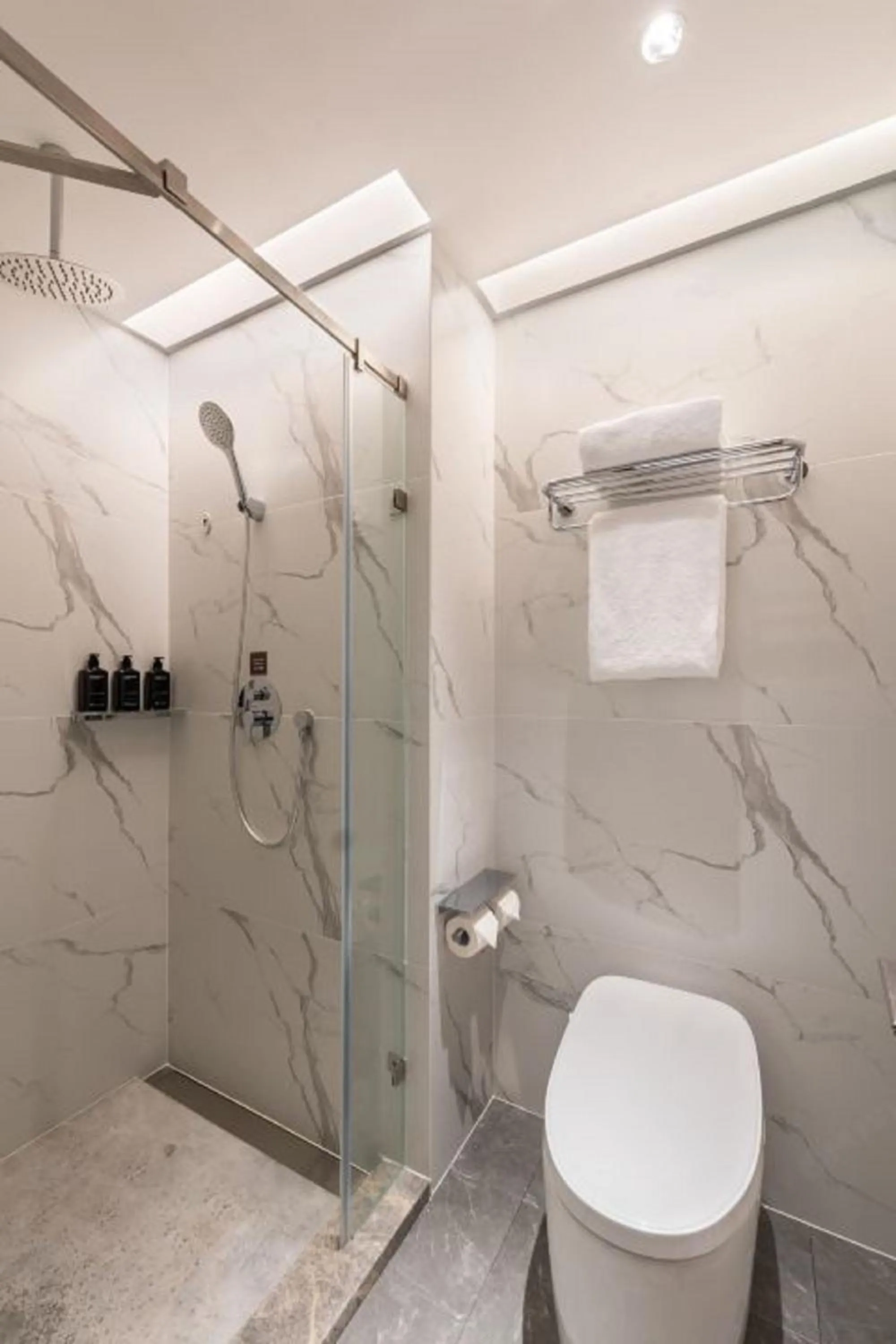 Toilet in Orange crystal Shanghai Lujiazui Expo Center