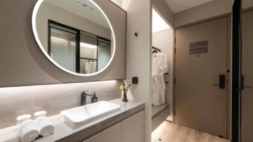 Orange crystal Shanghai Lujiazui Expo Center