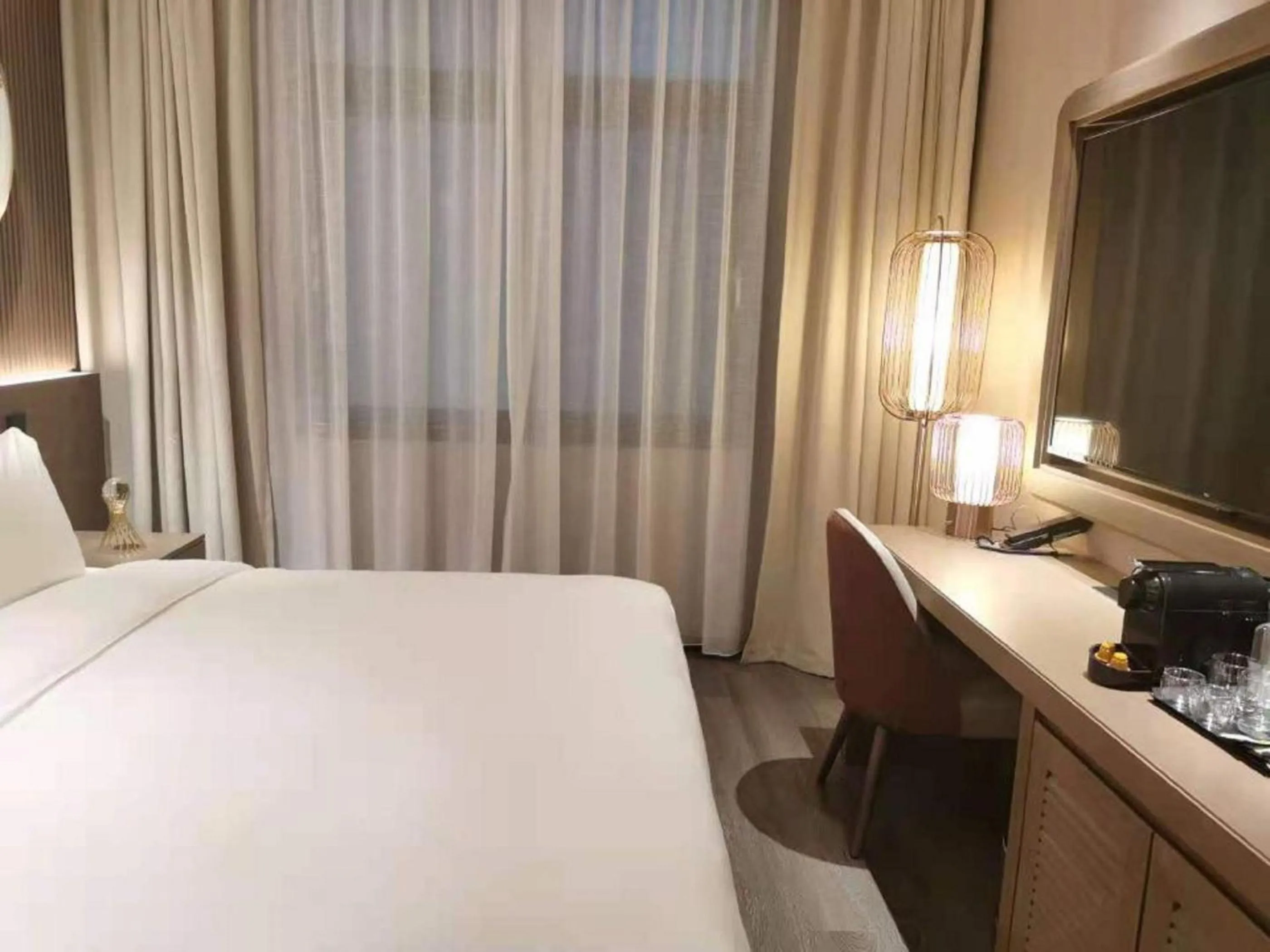 Bed in Orange crystal Shanghai Lujiazui Expo Center