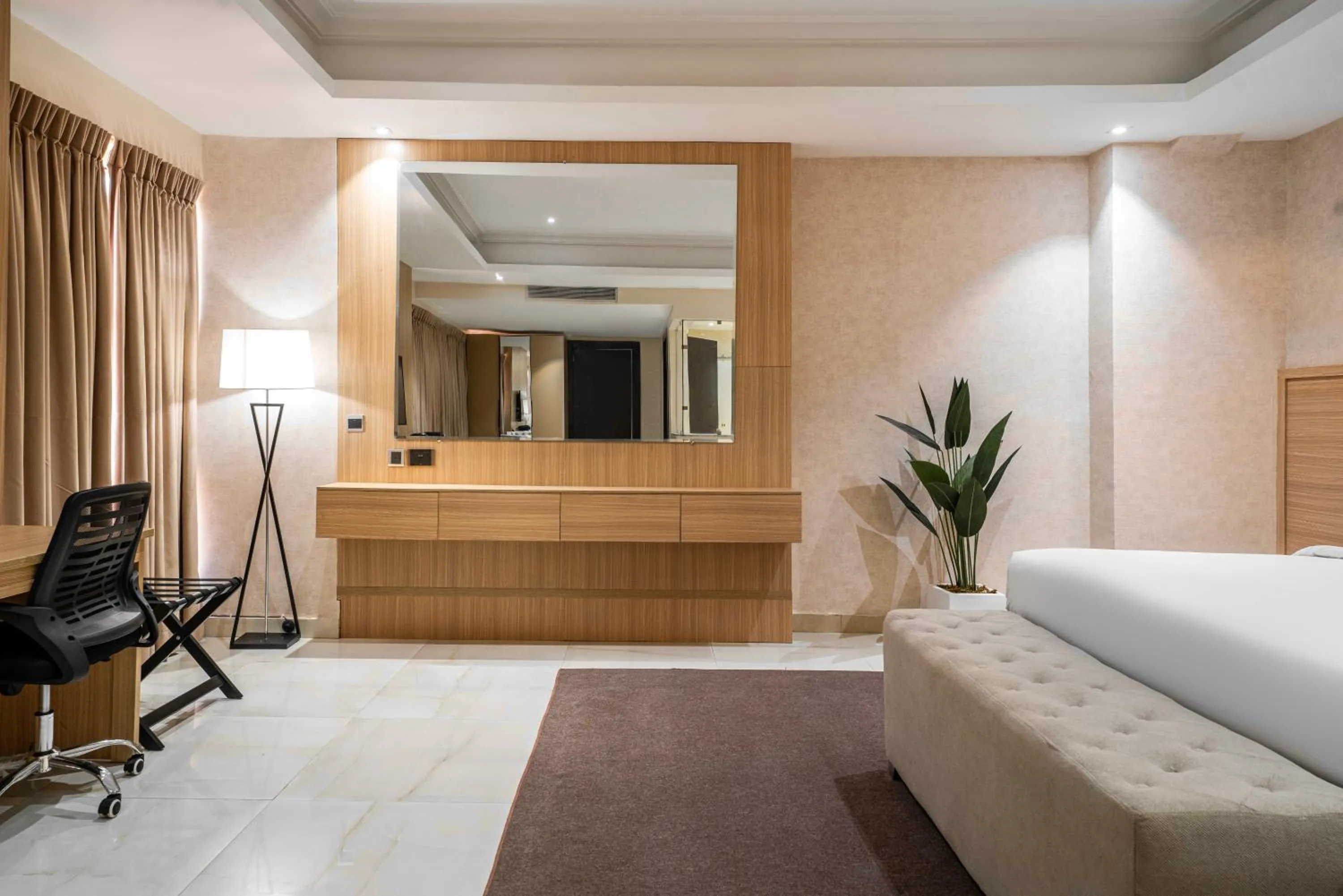 TV and multimedia in George Residence TLC