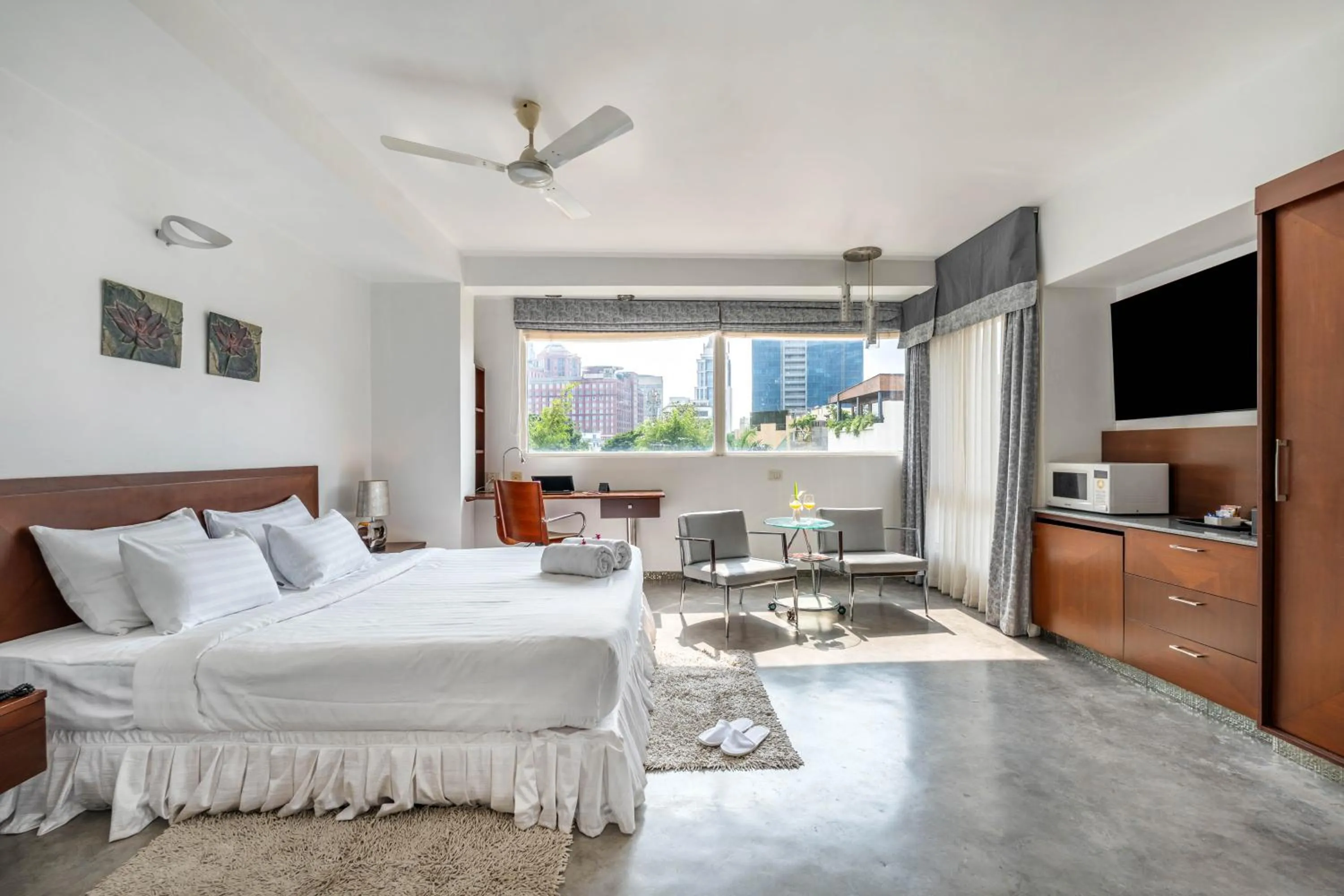 TV and multimedia, Bed in The Pentouz - A Boutique Hotel