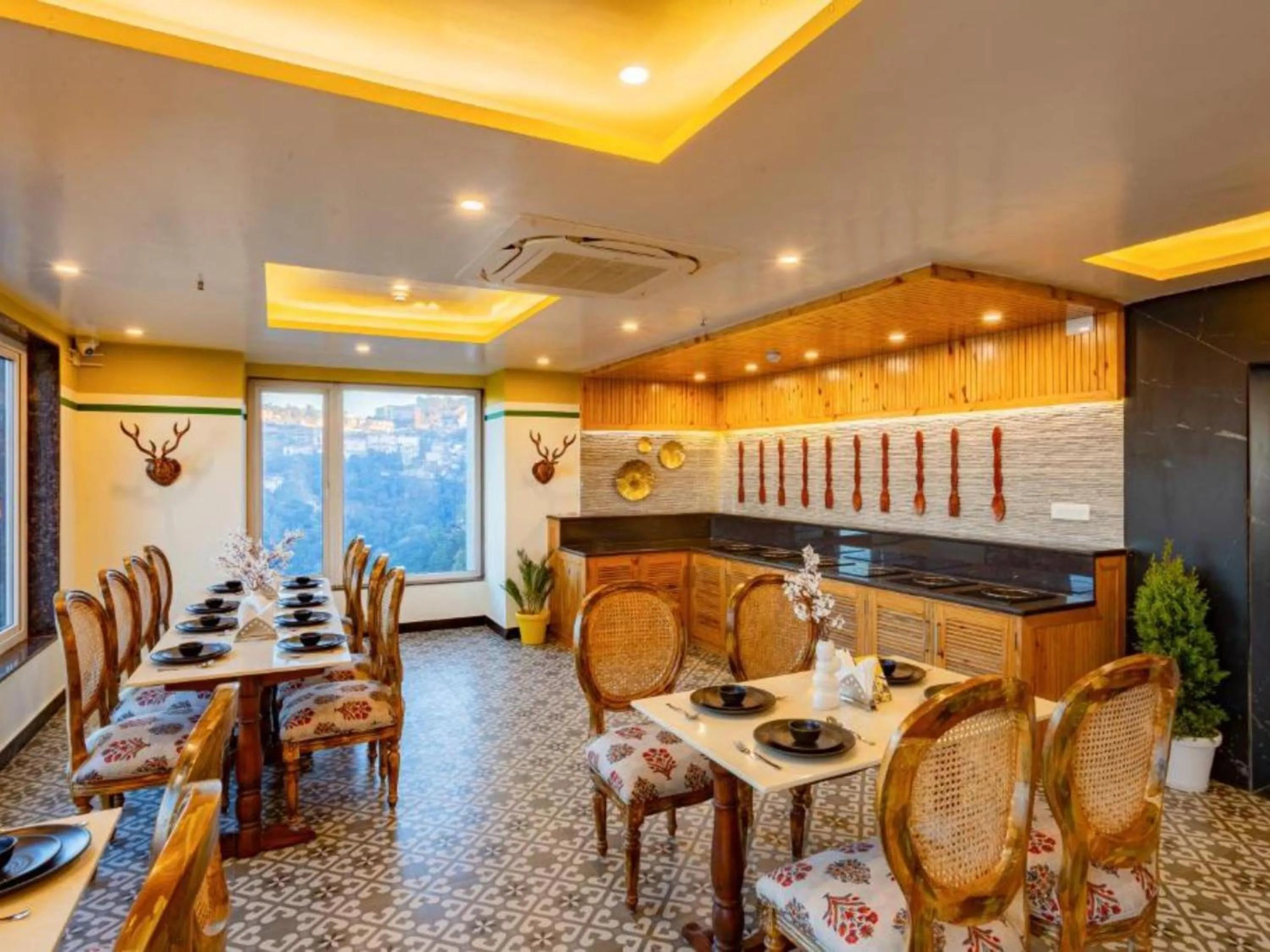 Restaurant/places to eat in The Hosteller Shimla, Valley View