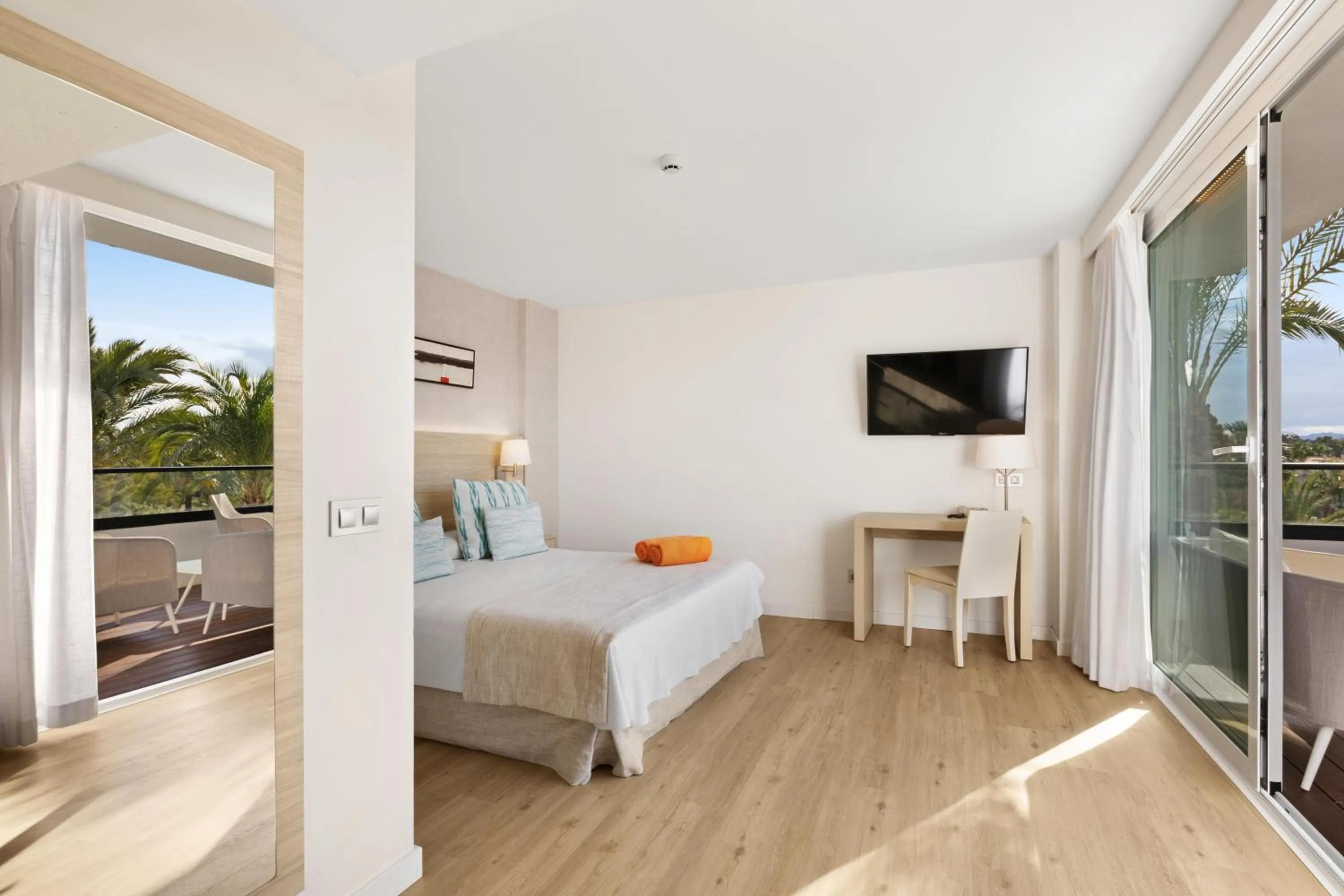 Photo of the whole room, Bed in VIVA Eden Lago