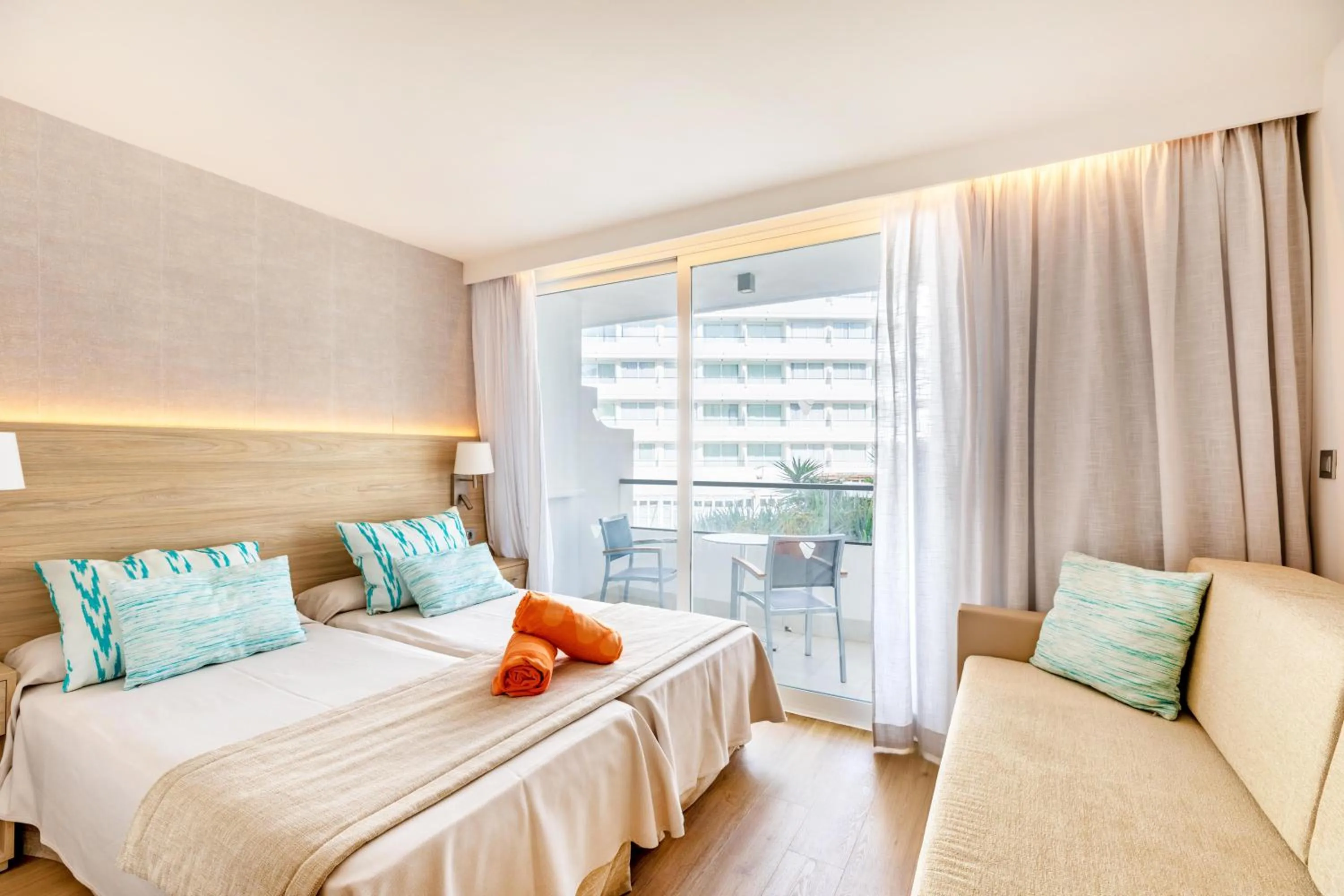 Photo of the whole room, Bed in VIVA Eden Lago