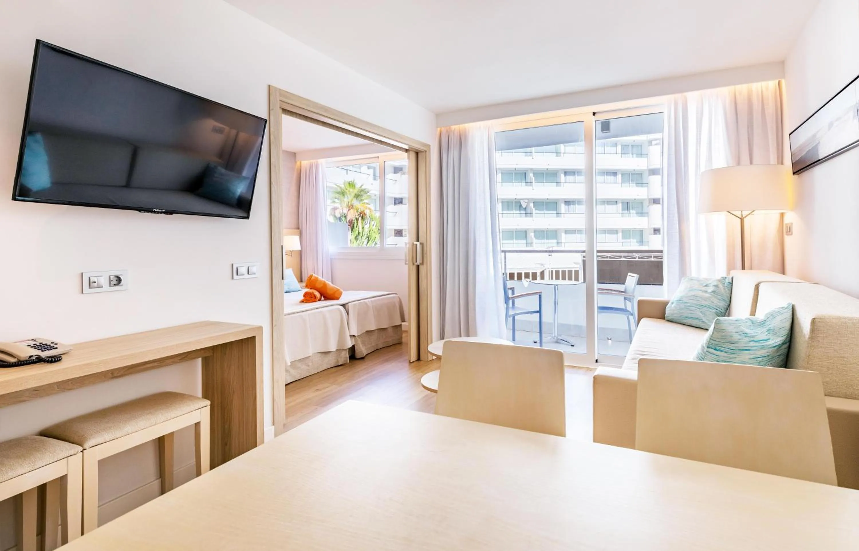 Photo of the whole room in VIVA Eden Lago