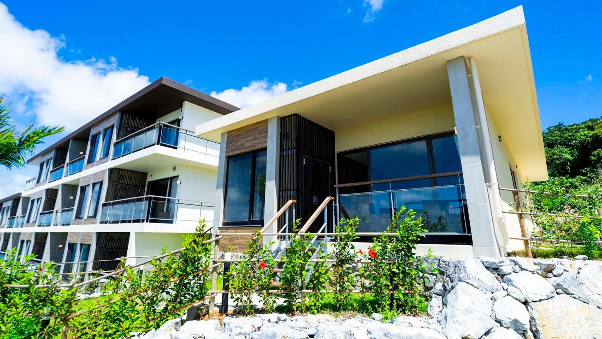 Property building in BATON SUITE Okinawa-kourijima