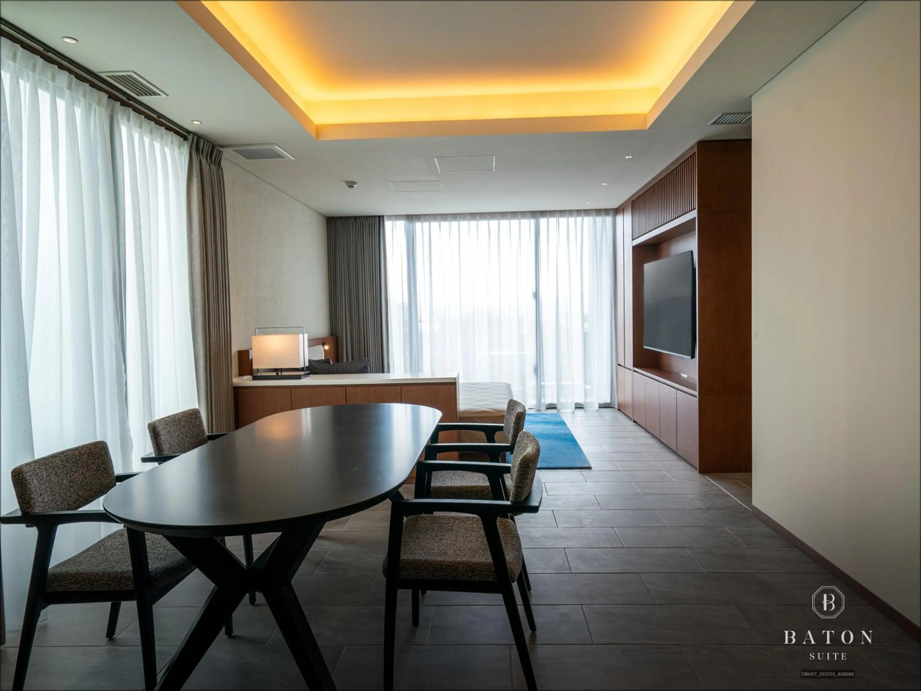 Photo of the whole room in BATON SUITE Okinawa-kourijima