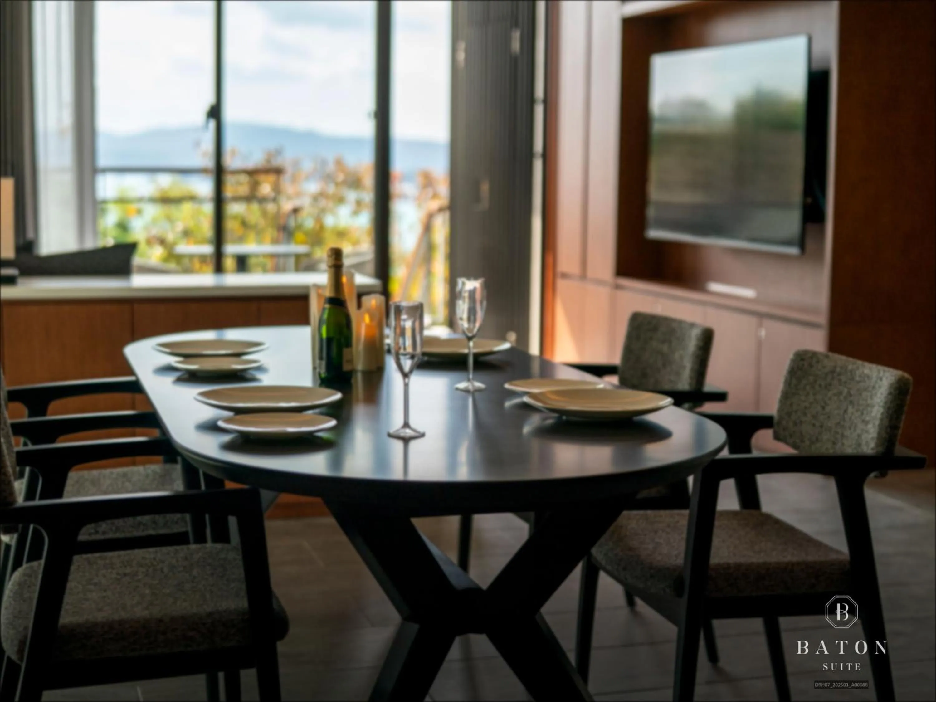 Photo of the whole room in BATON SUITE Okinawa-kourijima