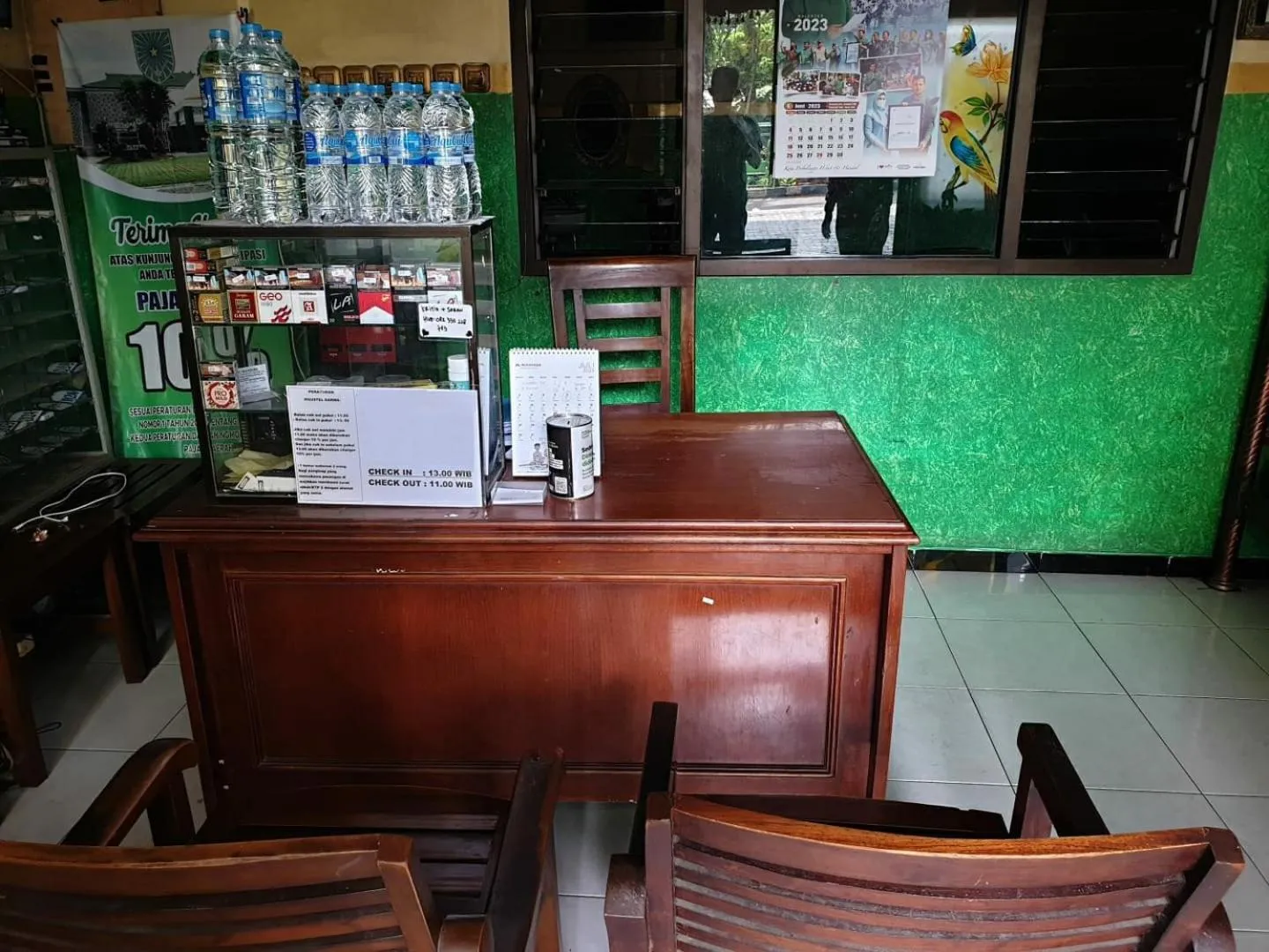 Lobby or reception in Hotel O Houstel Darma Syariah