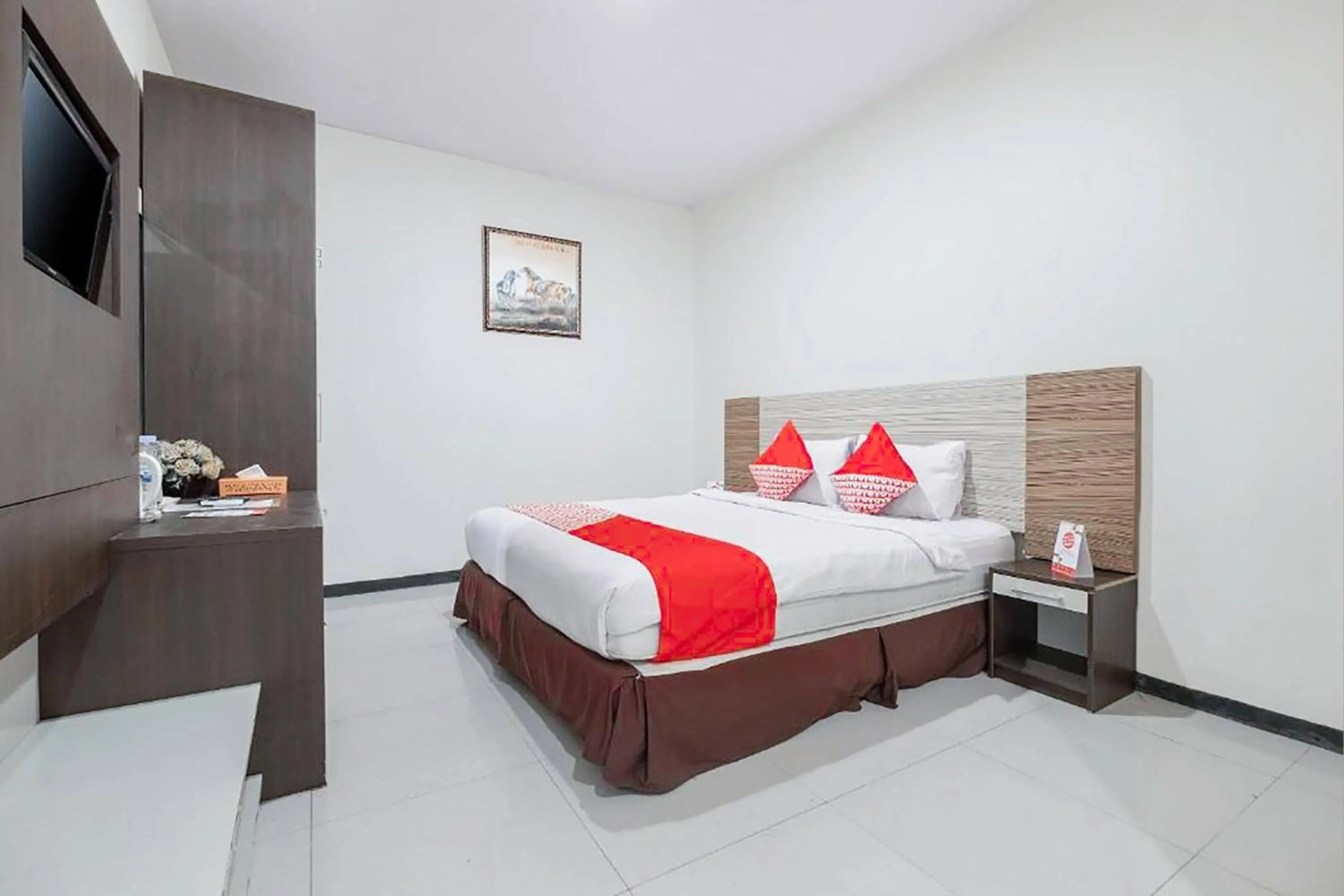 Bedroom, Bed in Hotel O Marina Andalas