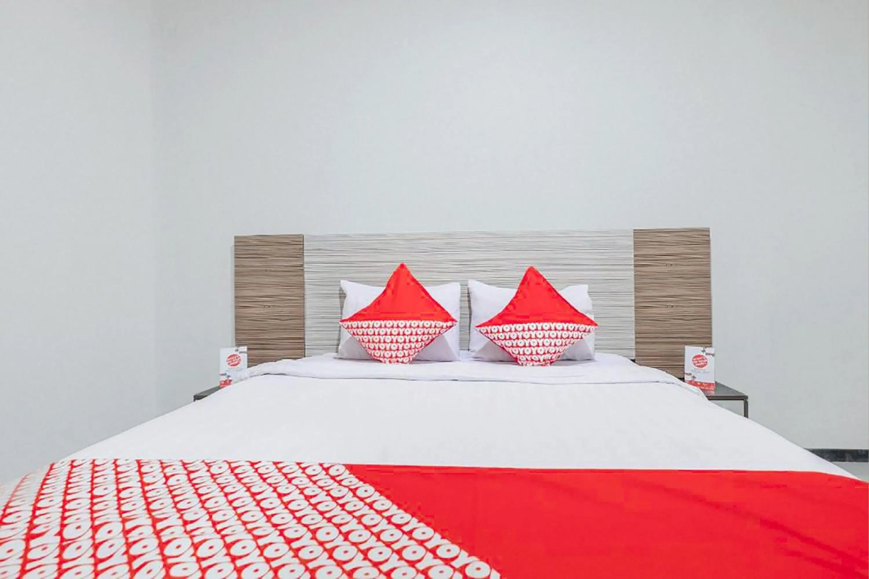 Bedroom, Bed in Hotel O Marina Andalas