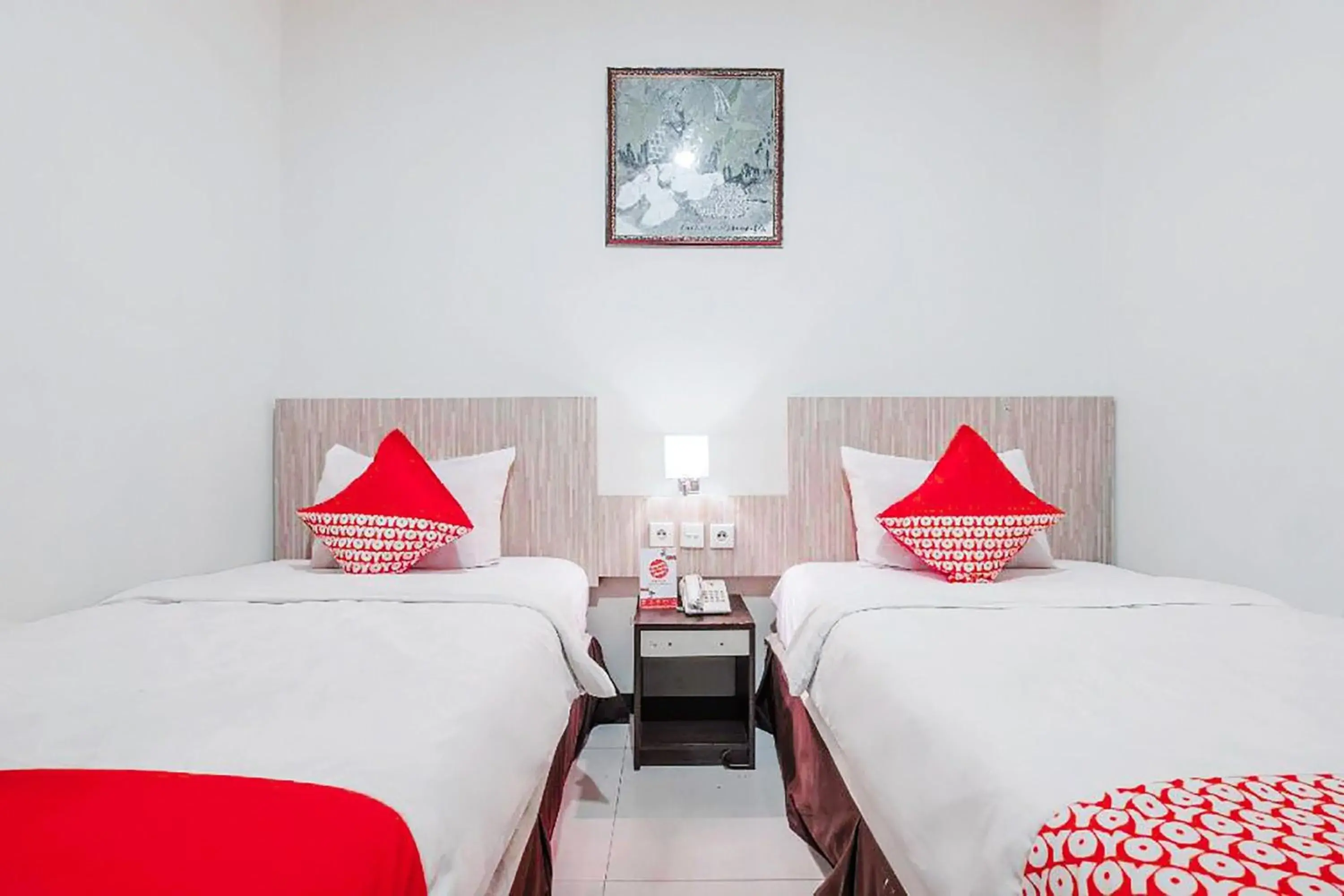 Standard Twin Room in Hotel O Marina Andalas Standard Twin Room in Hotel O Marina Andalas