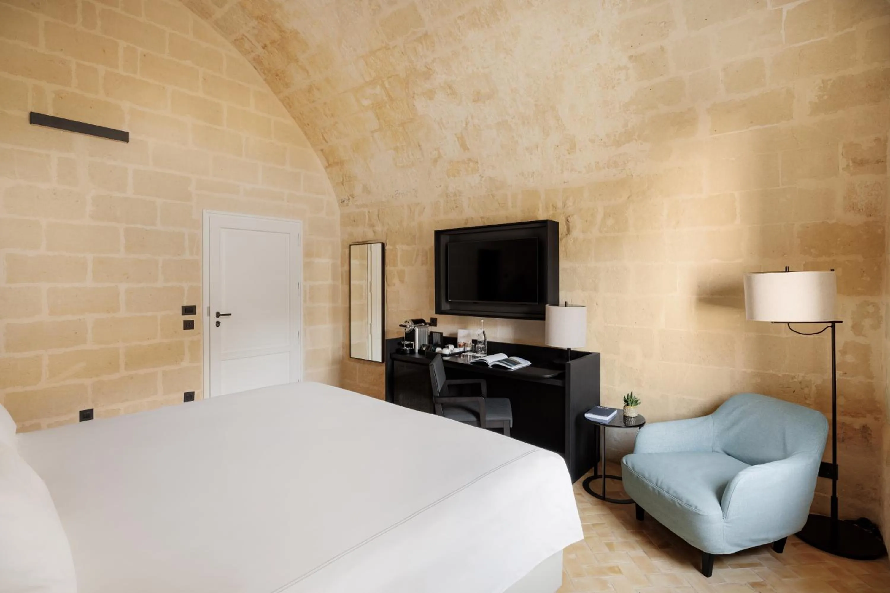 TV and multimedia, Bed in Vetera Matera