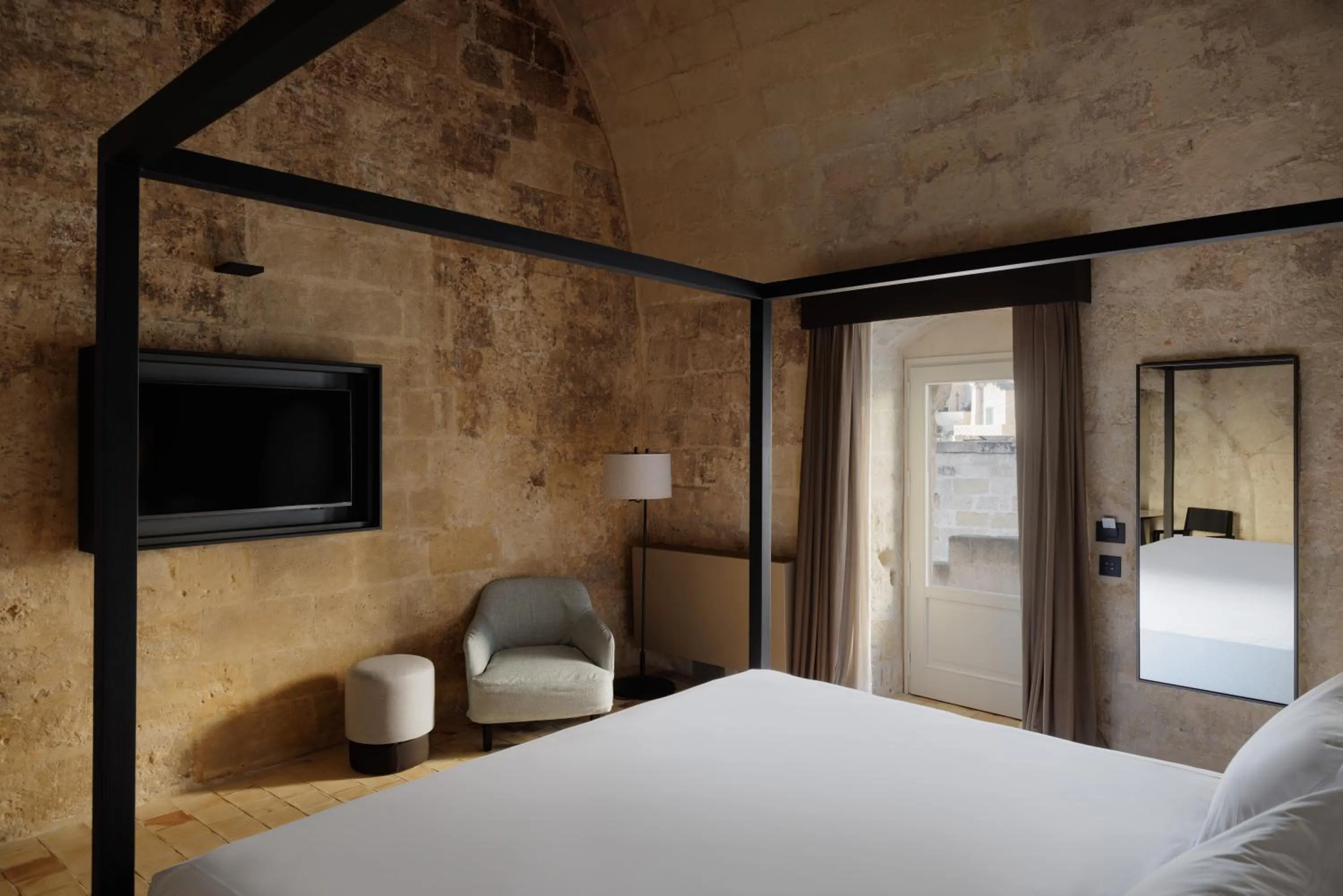 Photo of the whole room, Bed in Vetera Matera