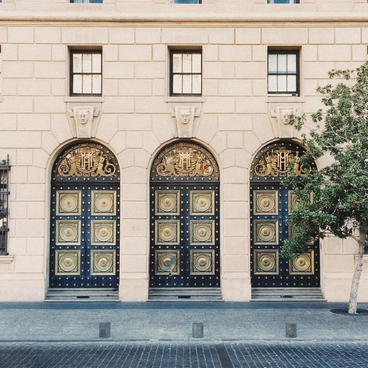 Nearby landmark in Debaines Hotel Santiago