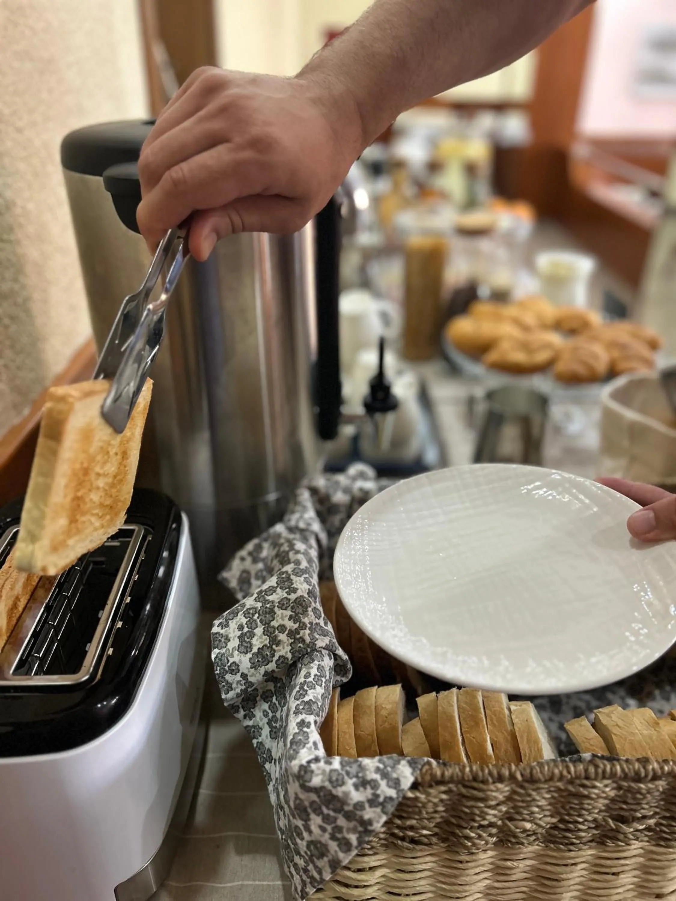 Food and drinks in Artena Hotel