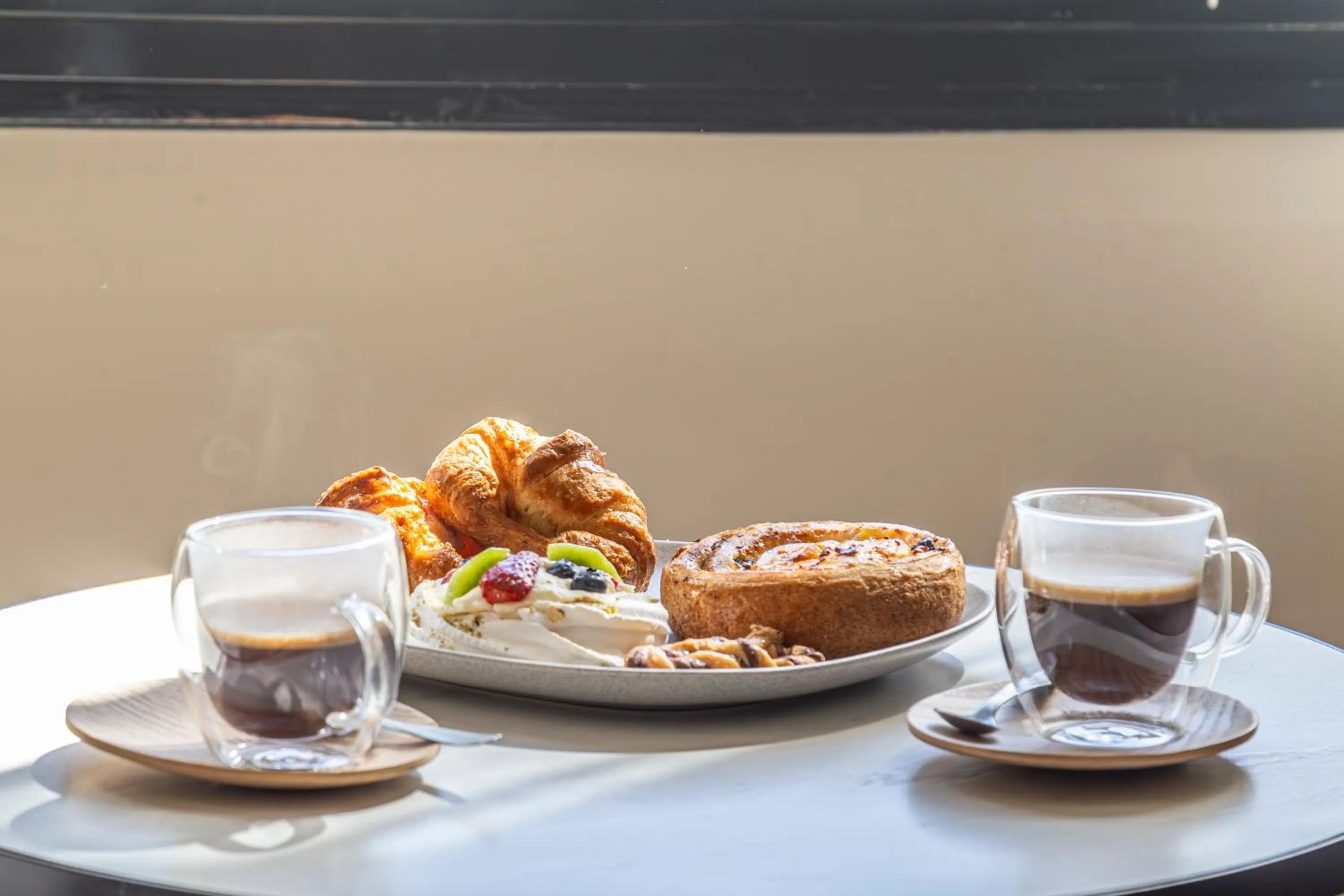 Food and drinks in Mabra Suites