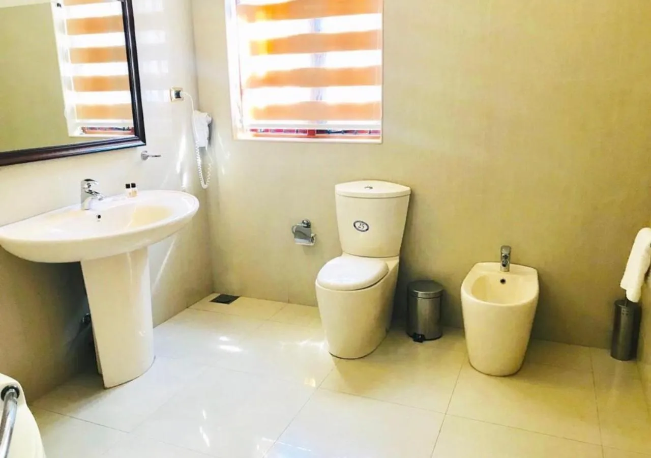Toilet in Ama Villa Negombo