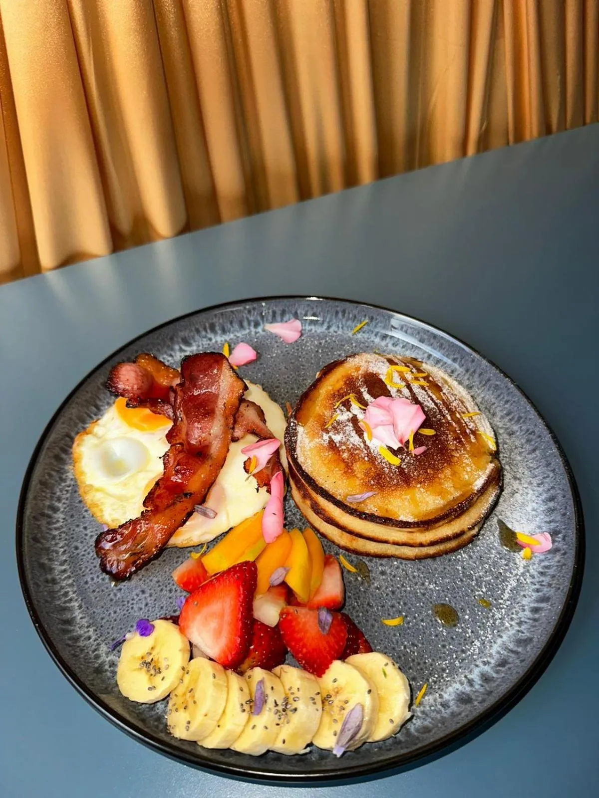 Breakfast in Hotel 45 Park