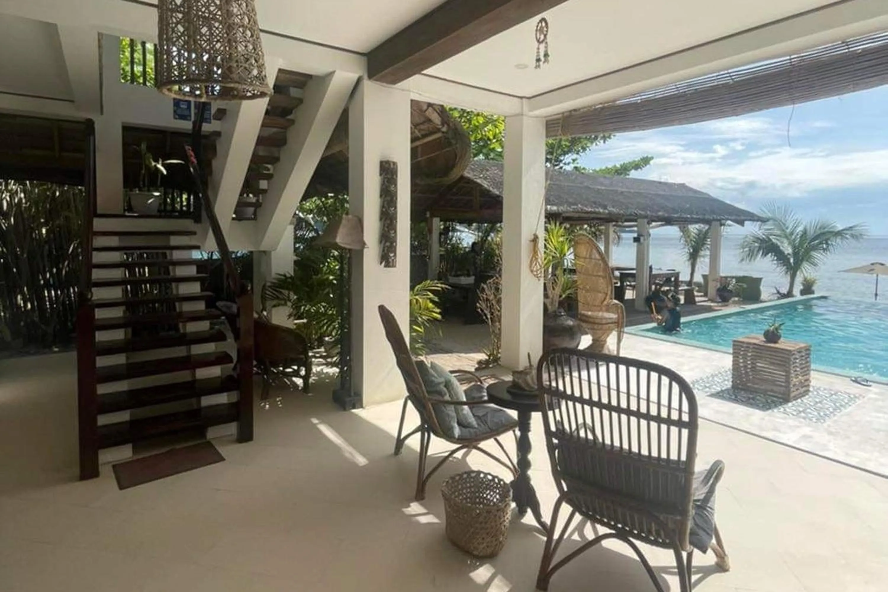 Area and facilities in Sirom Beach House