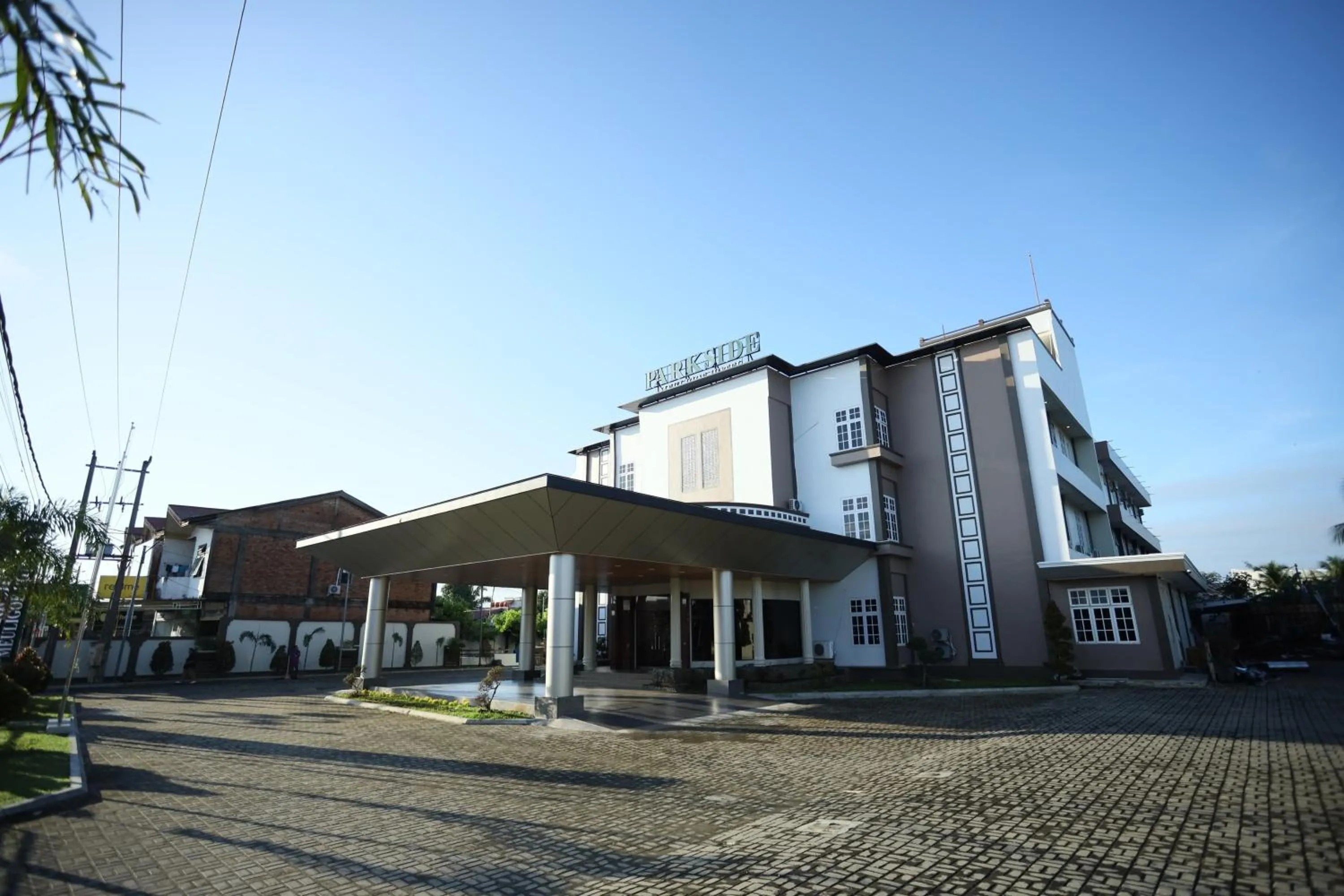 Parking in Parkside Meuligoe Hotel