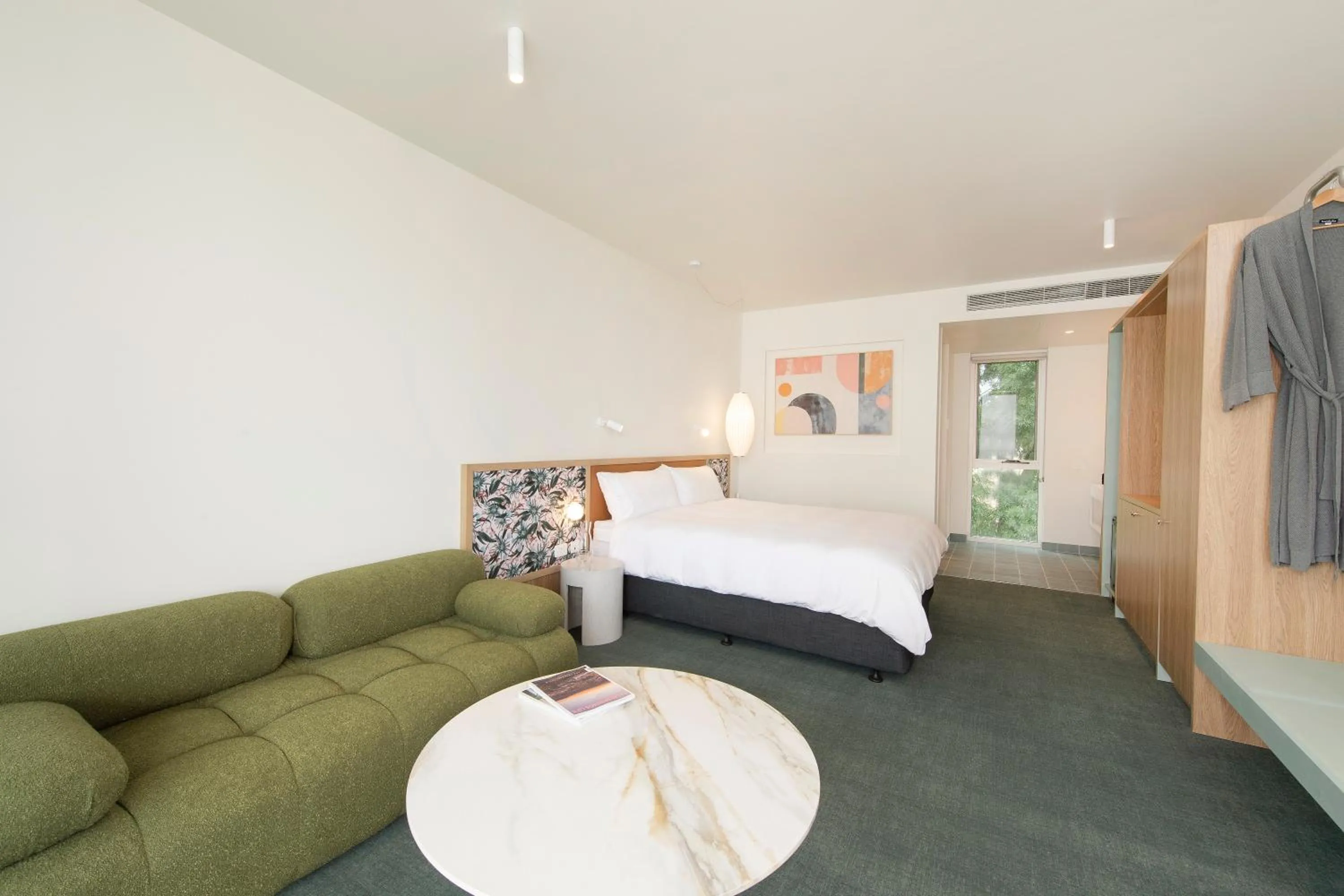 Bedroom, Bed in Kar-Rama Hotel