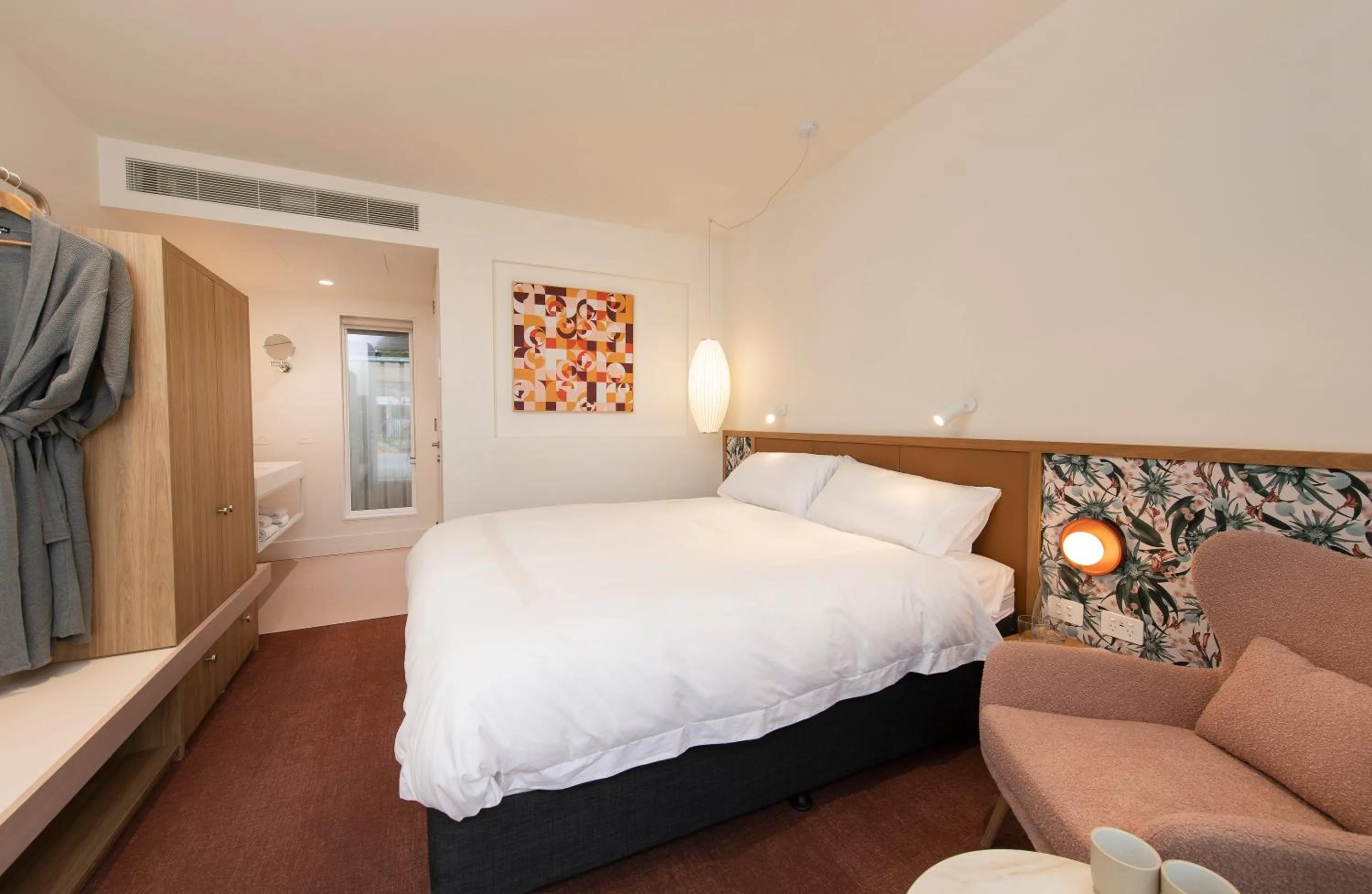 Bedroom, Bed in Kar-Rama Hotel