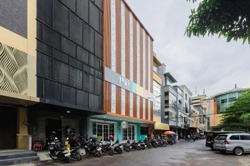 Sans Hotel Cengkareng