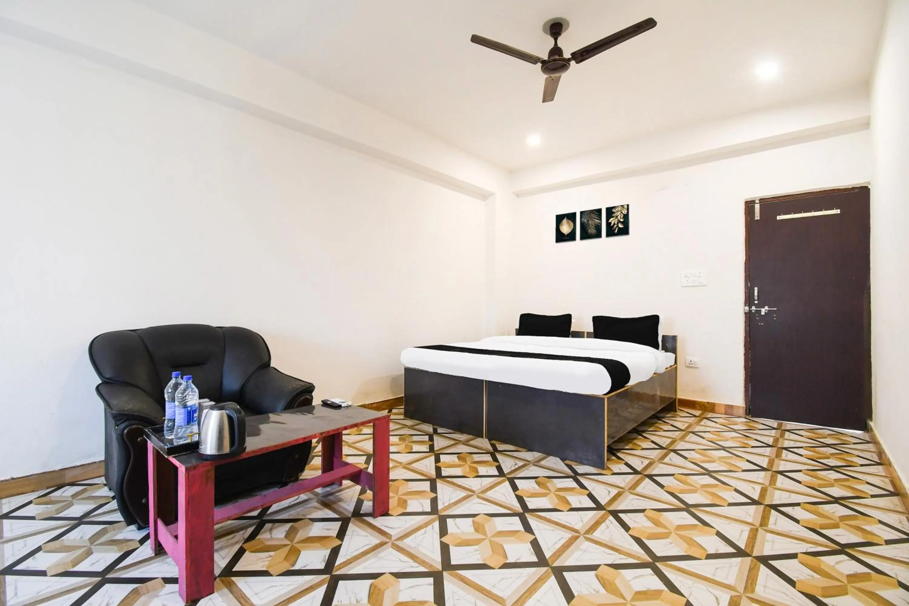 Bedroom in HOTEL O SHIVA RESIDENCY INN