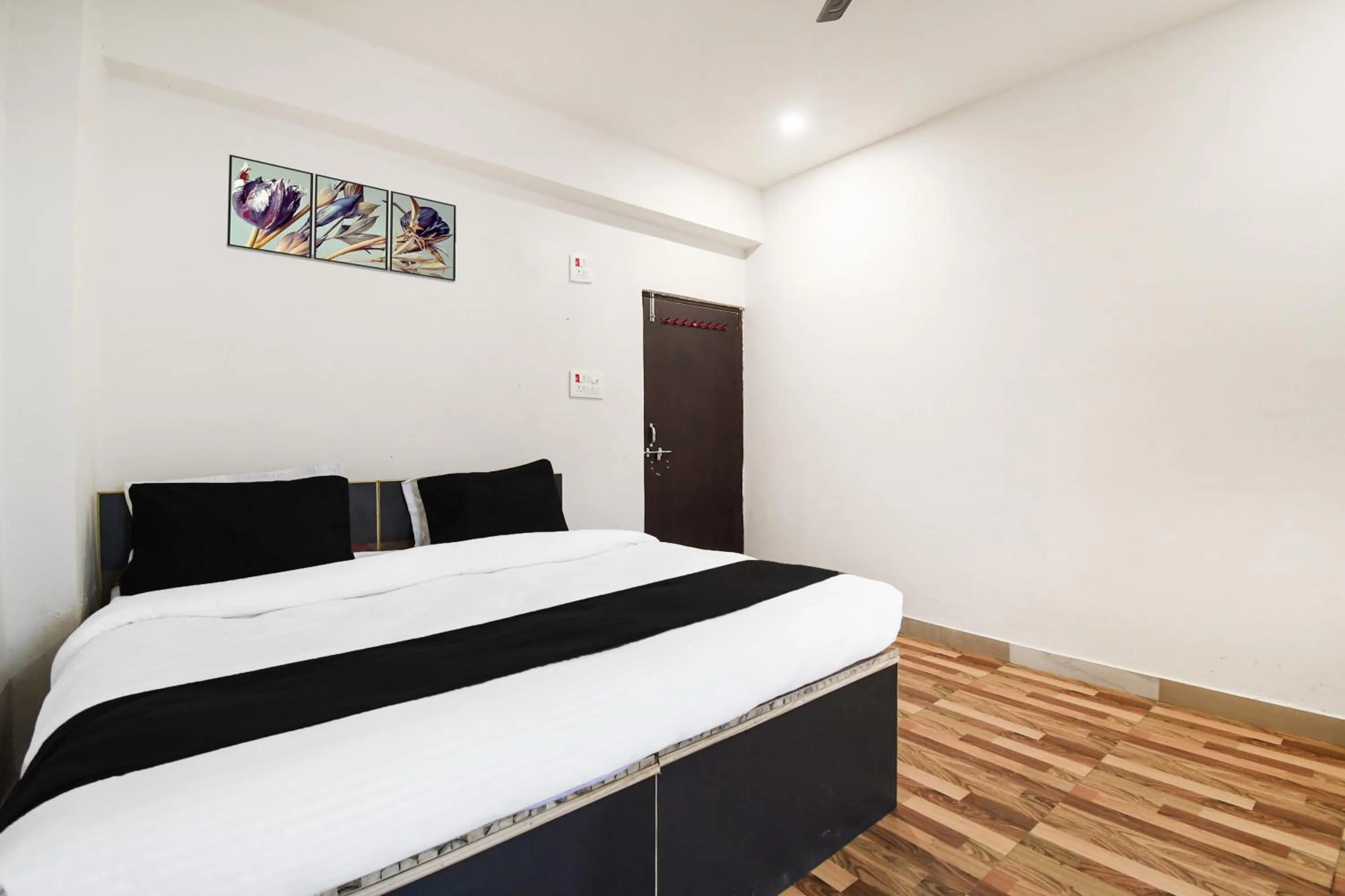 Bedroom, Bed in HOTEL O SHIVA RESIDENCY INN