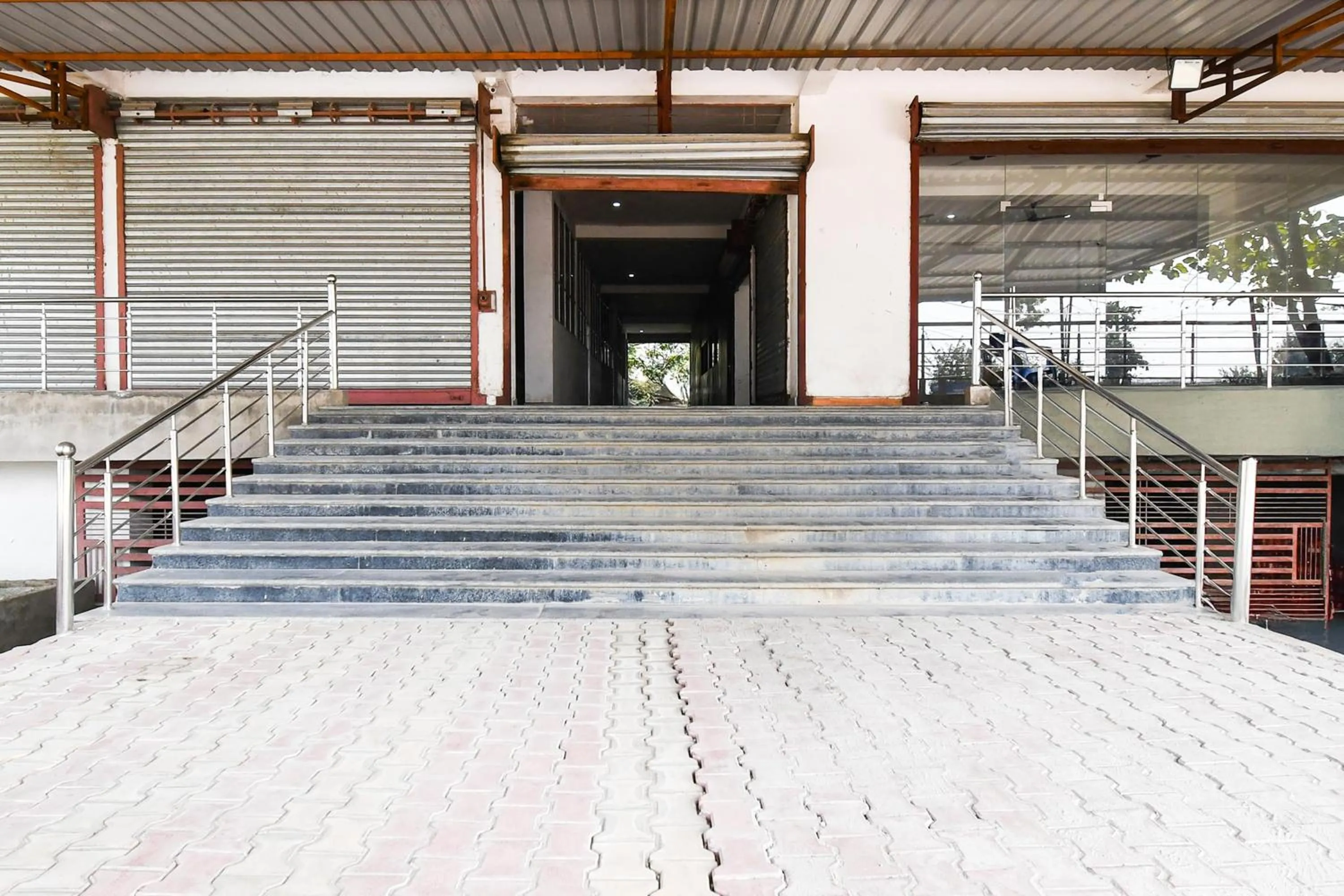 Facade/entrance in HOTEL O SHIVA RESIDENCY INN