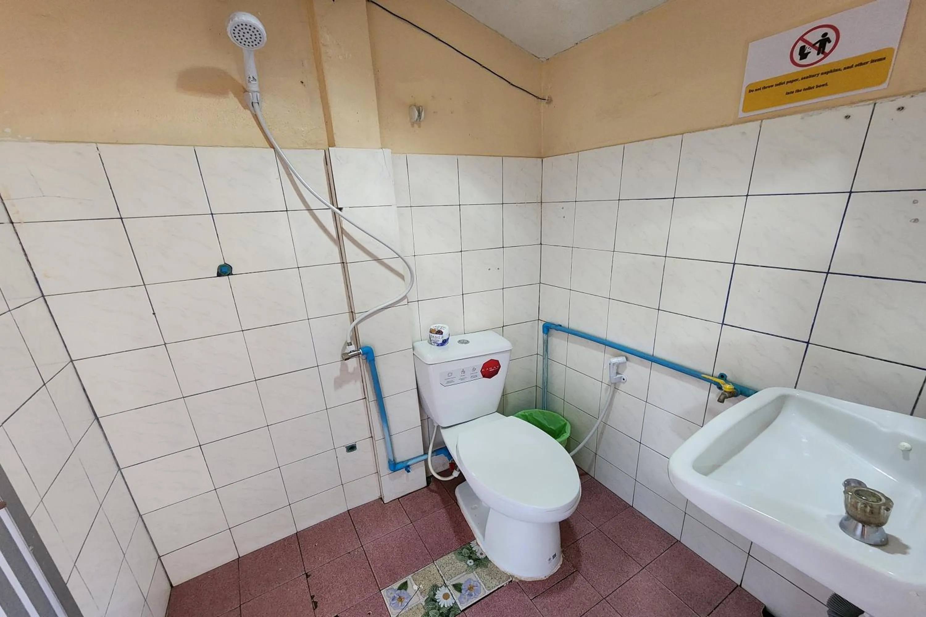 Bathroom in My Pumpkin Bungalow Krabi