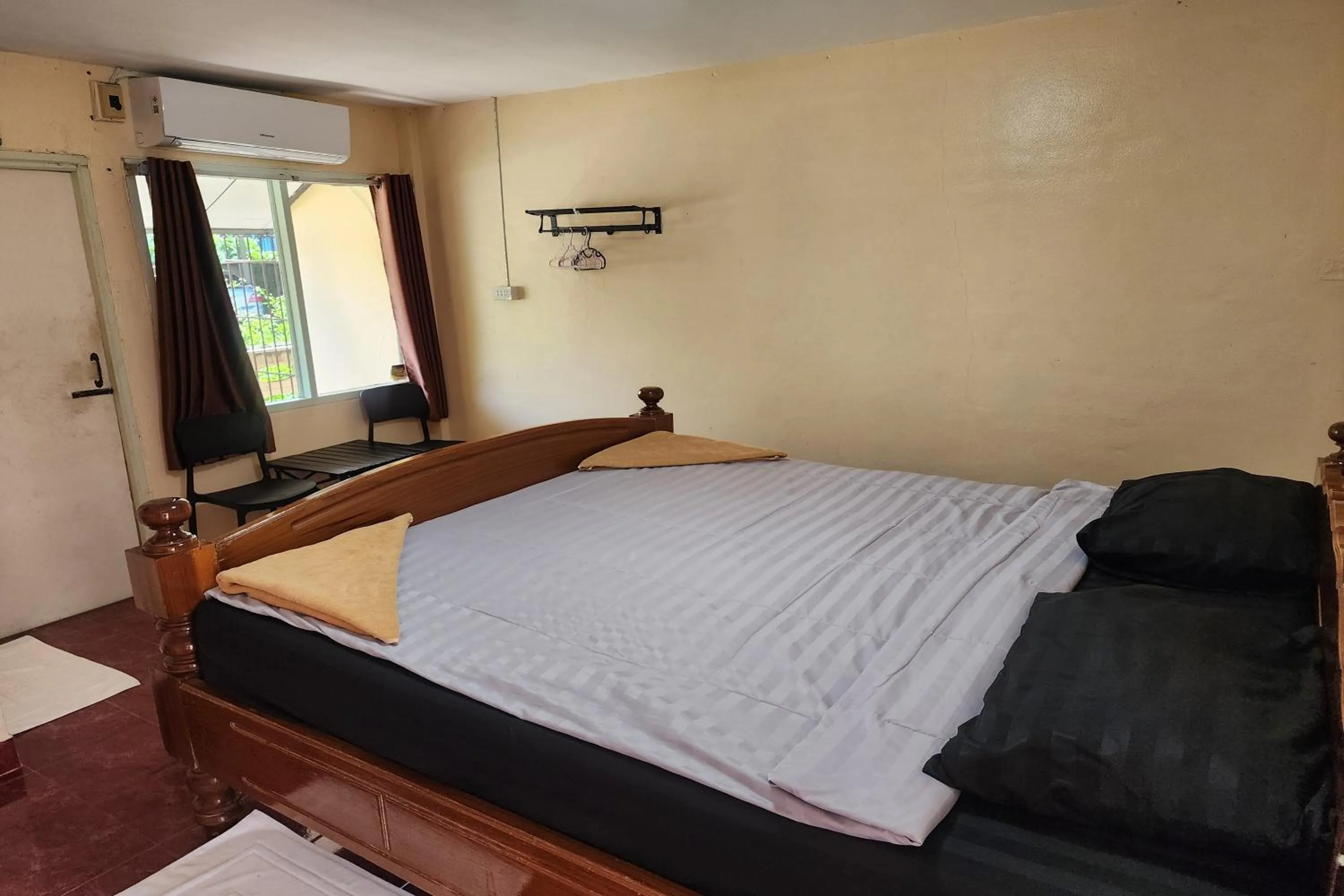 Photo of the whole room, Bed in My Pumpkin Bungalow Krabi