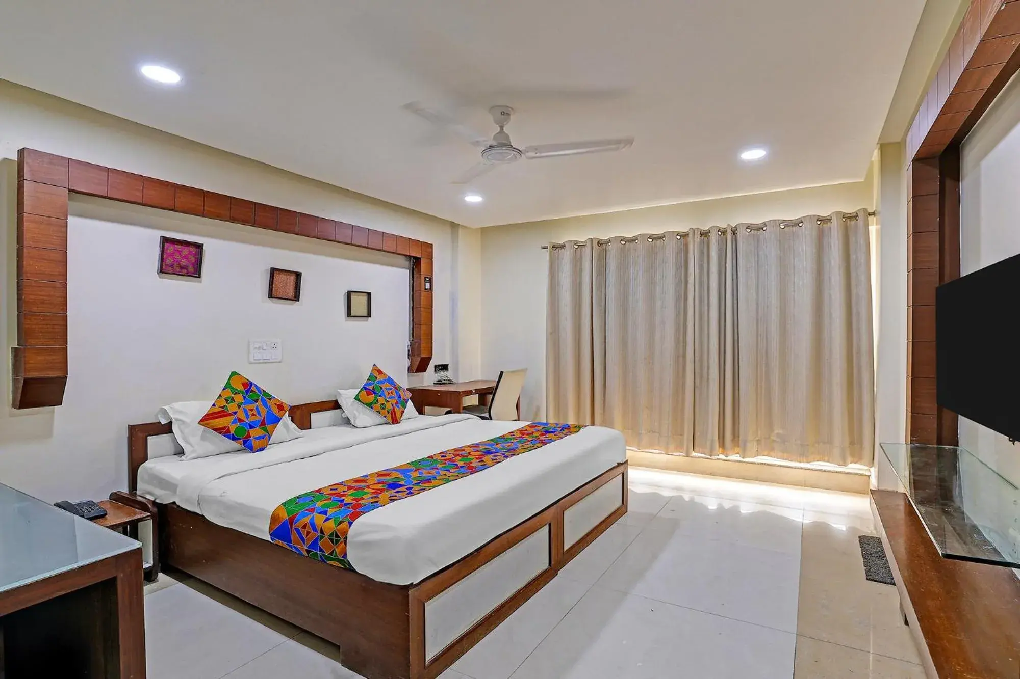 Deluxe Room - single occupancy in FabHotel The Tuesday Suits- Opposite to Delhi Public School Deluxe Room - single occupancy in FabHotel The Tuesday Suits- Opposite to Delhi Public School
