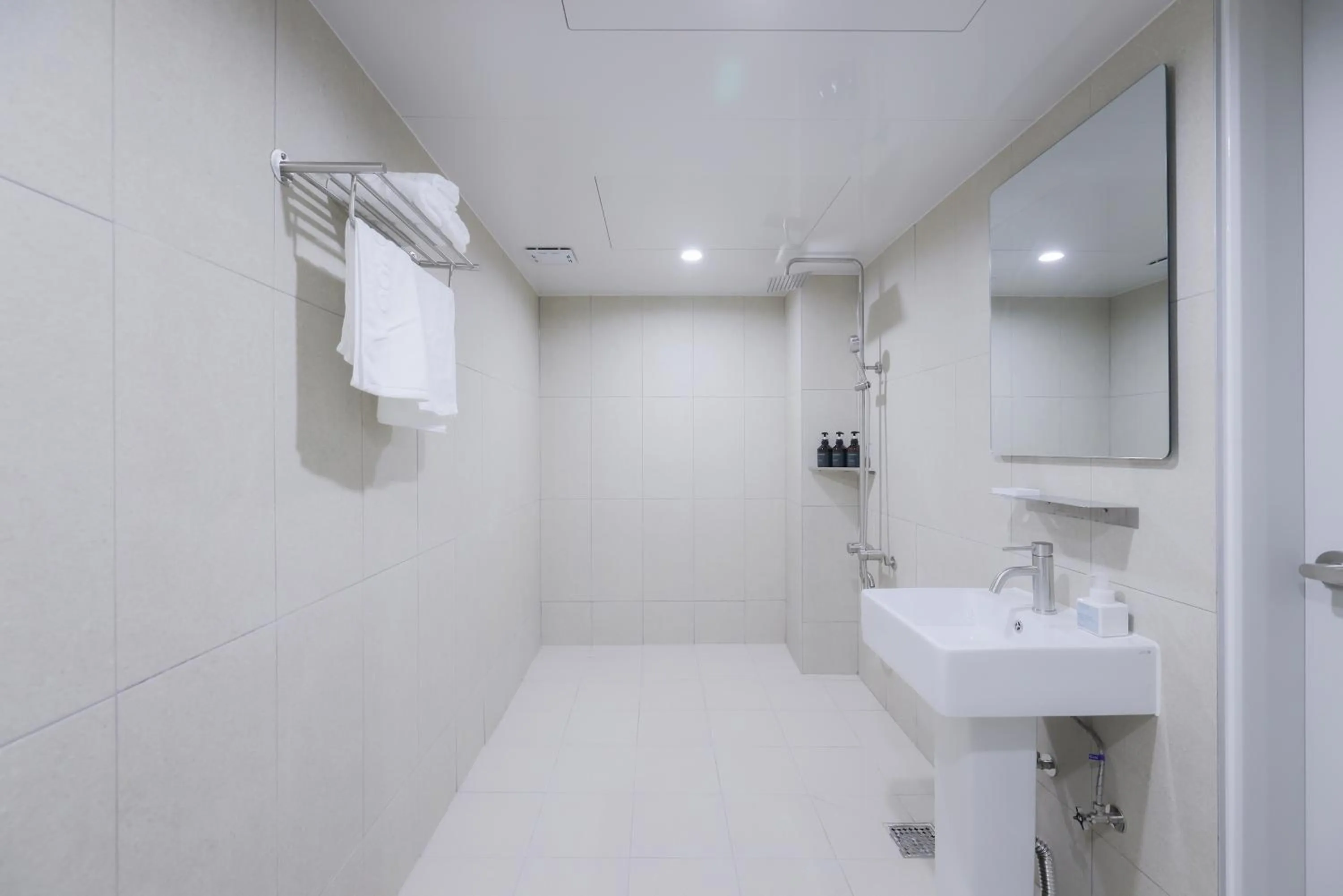 Shower in Anook Air Hotel Chuncheon