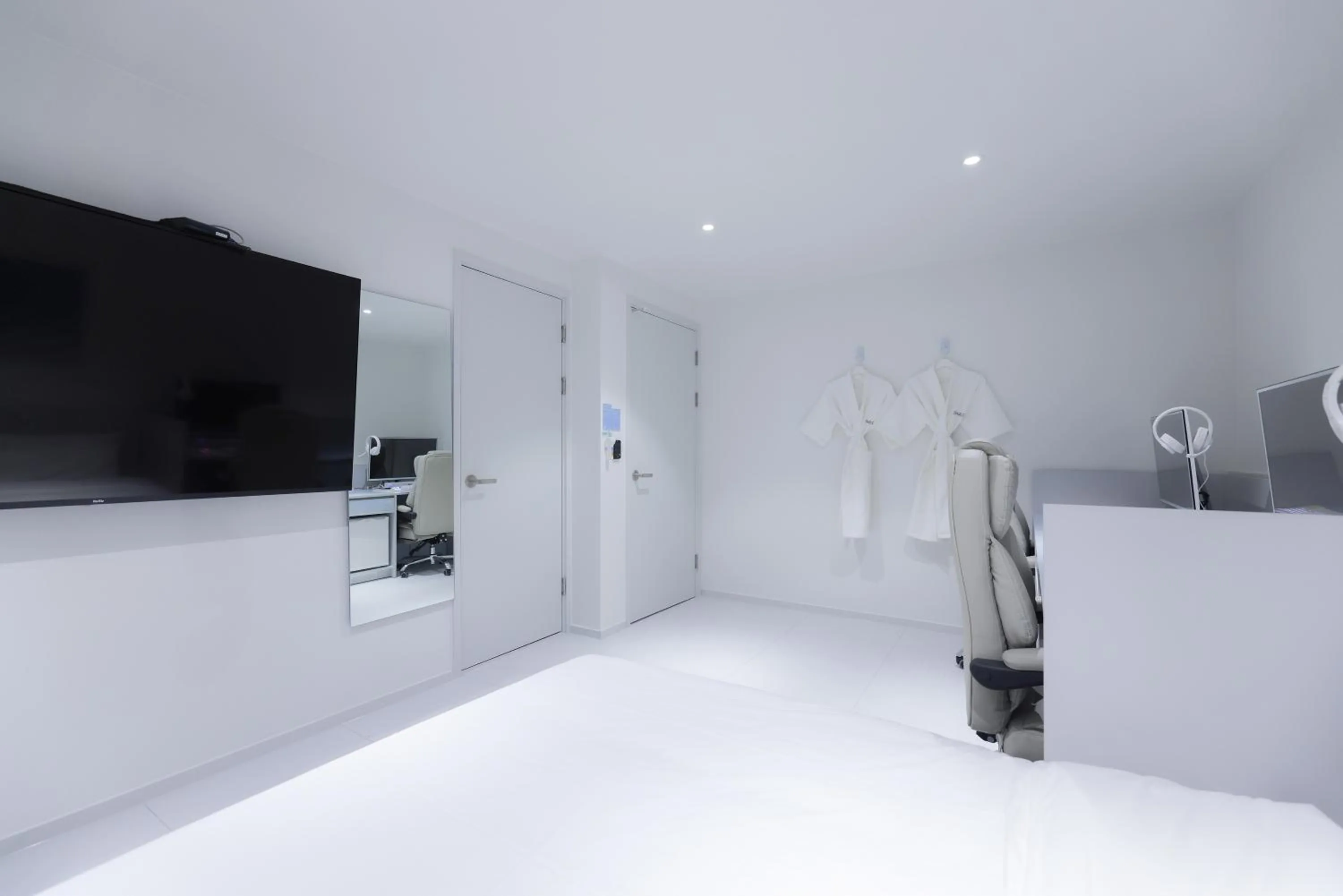 TV and multimedia in Anook Air Hotel Chuncheon