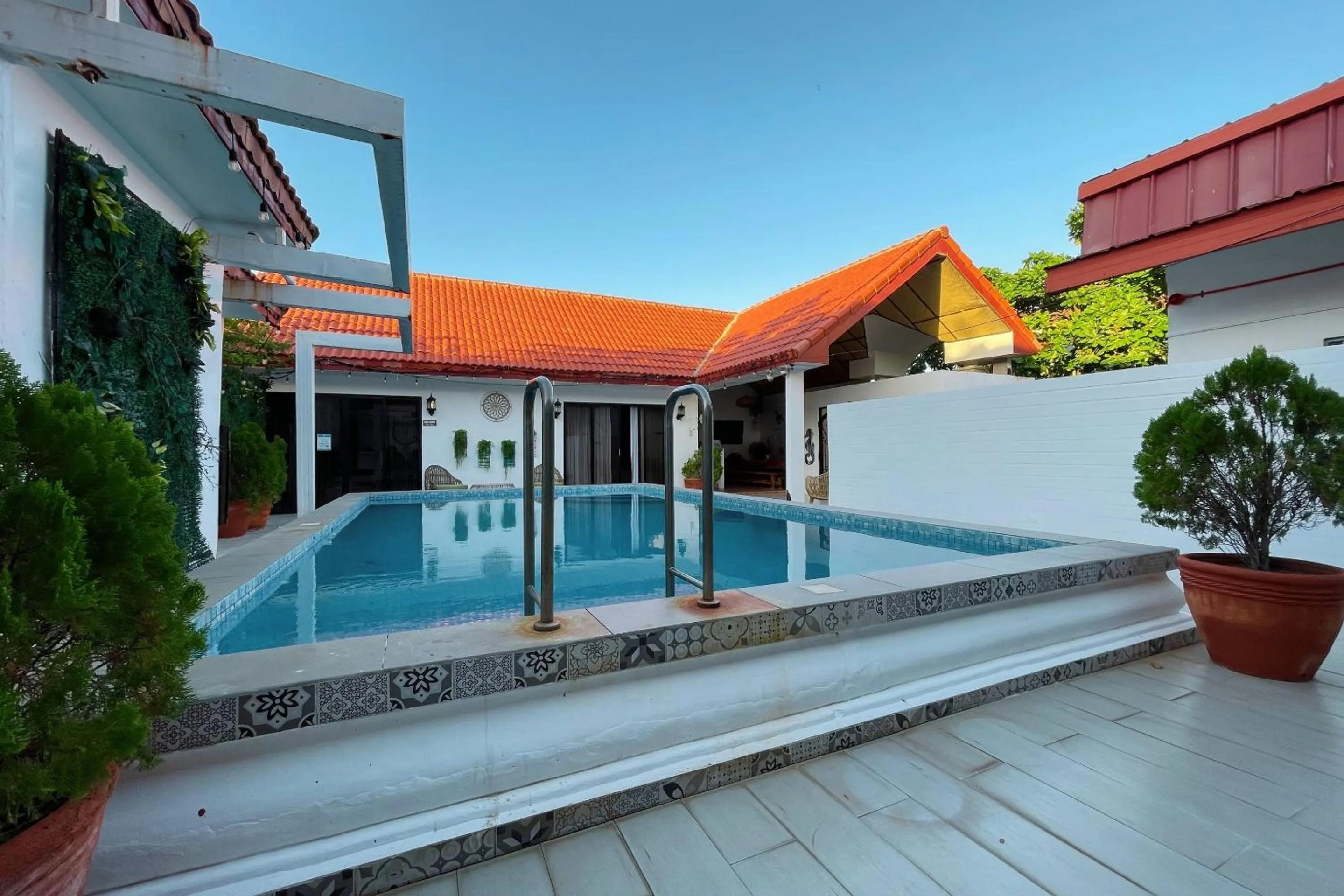 The Beach Calatagan Mediterraneo powered by Cocotel