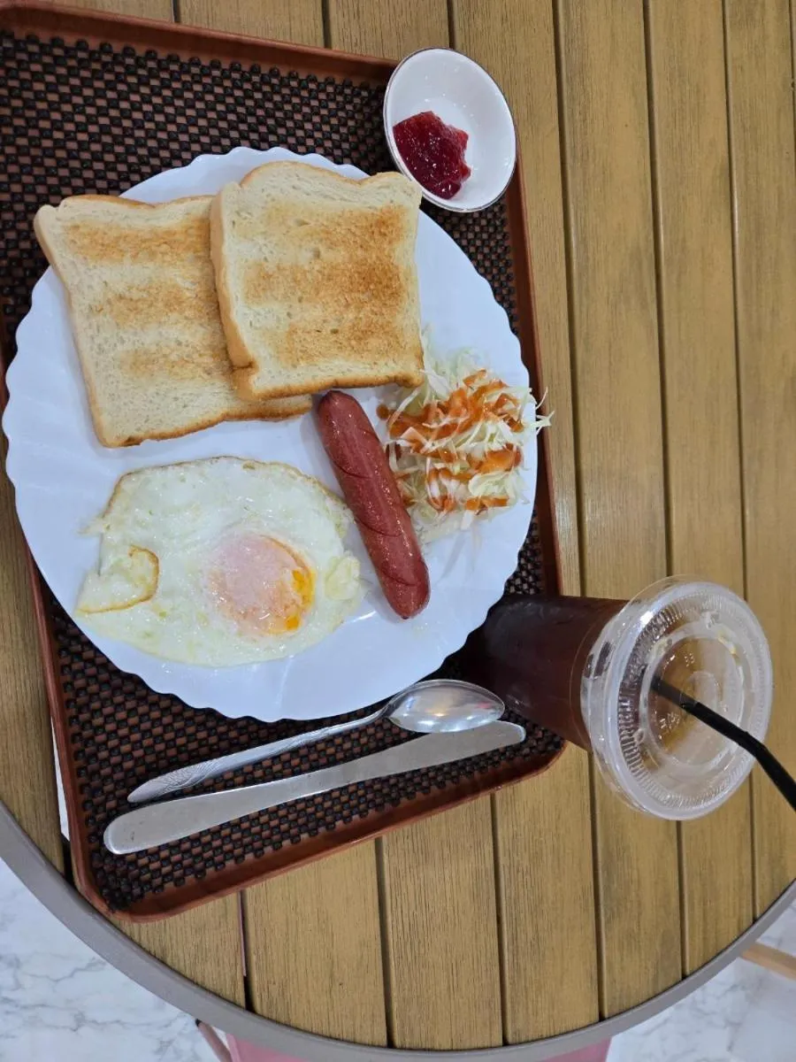 Breakfast in HOTEL the MIR