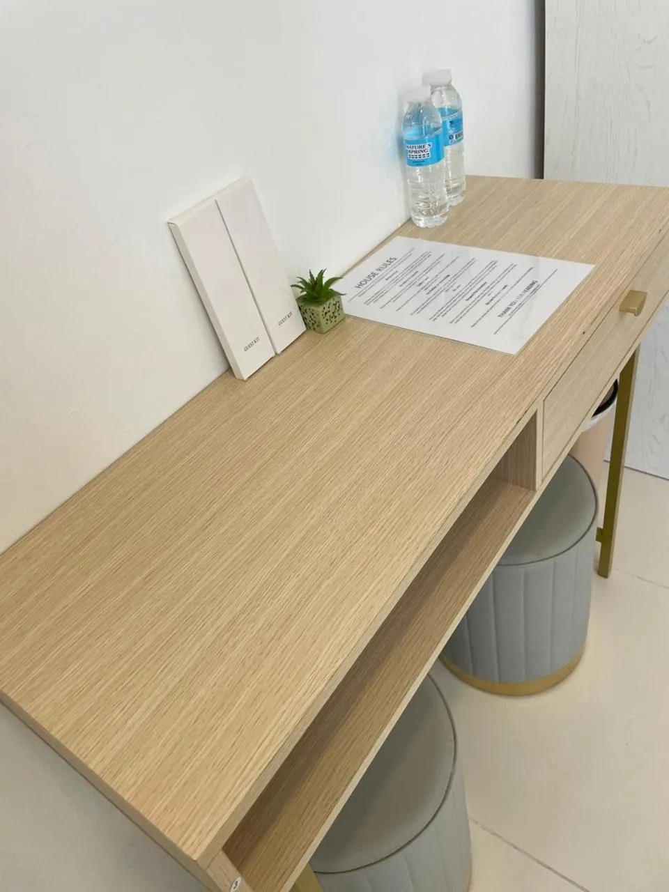 hair dresser in HOTEL the MIR