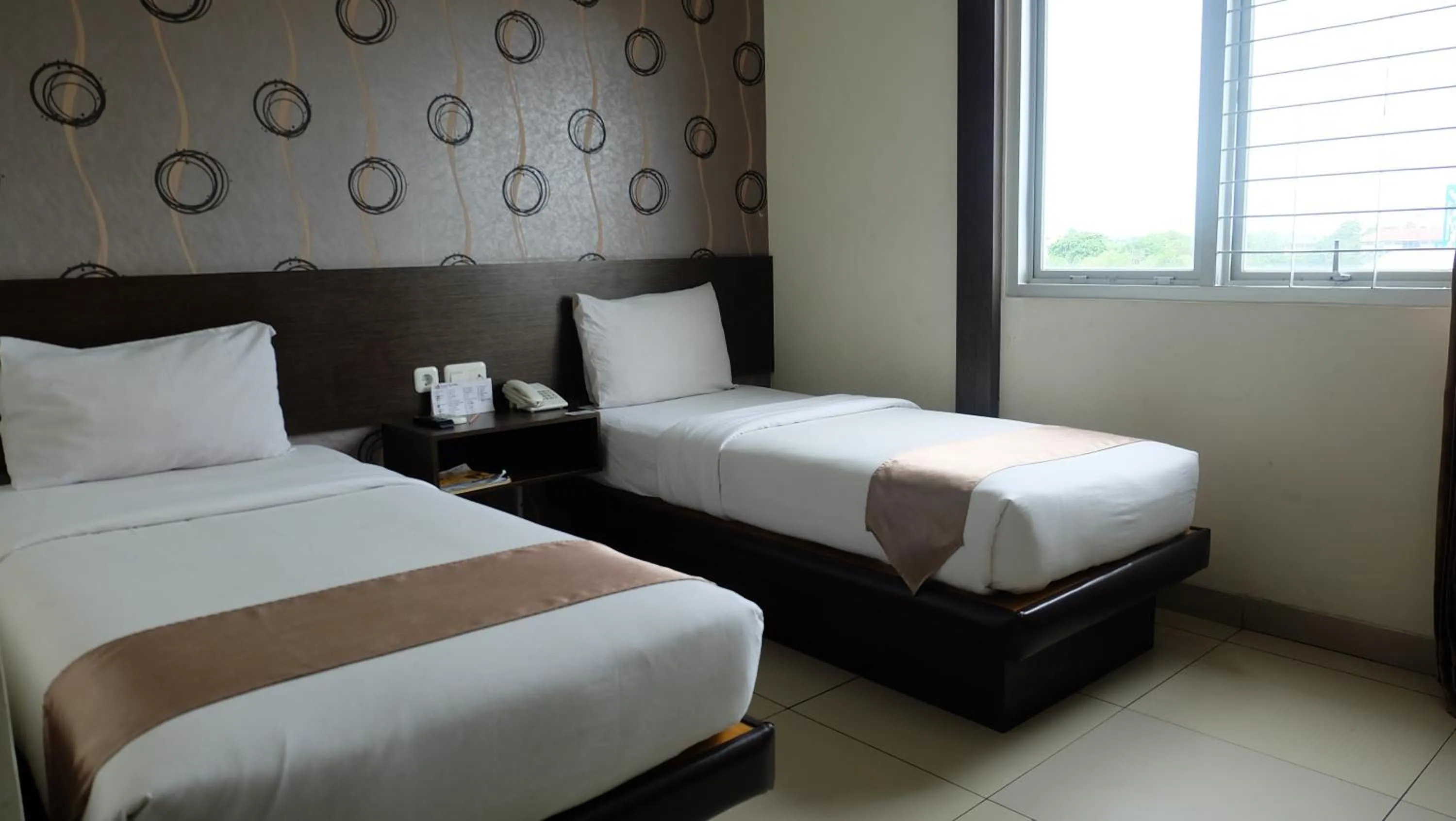 Bedroom, Bed in Hotel Grand Kartika