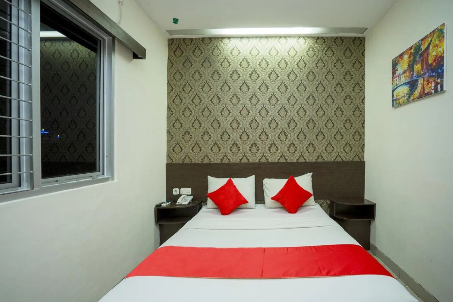 Bedroom, Bed in Hotel Grand Kartika