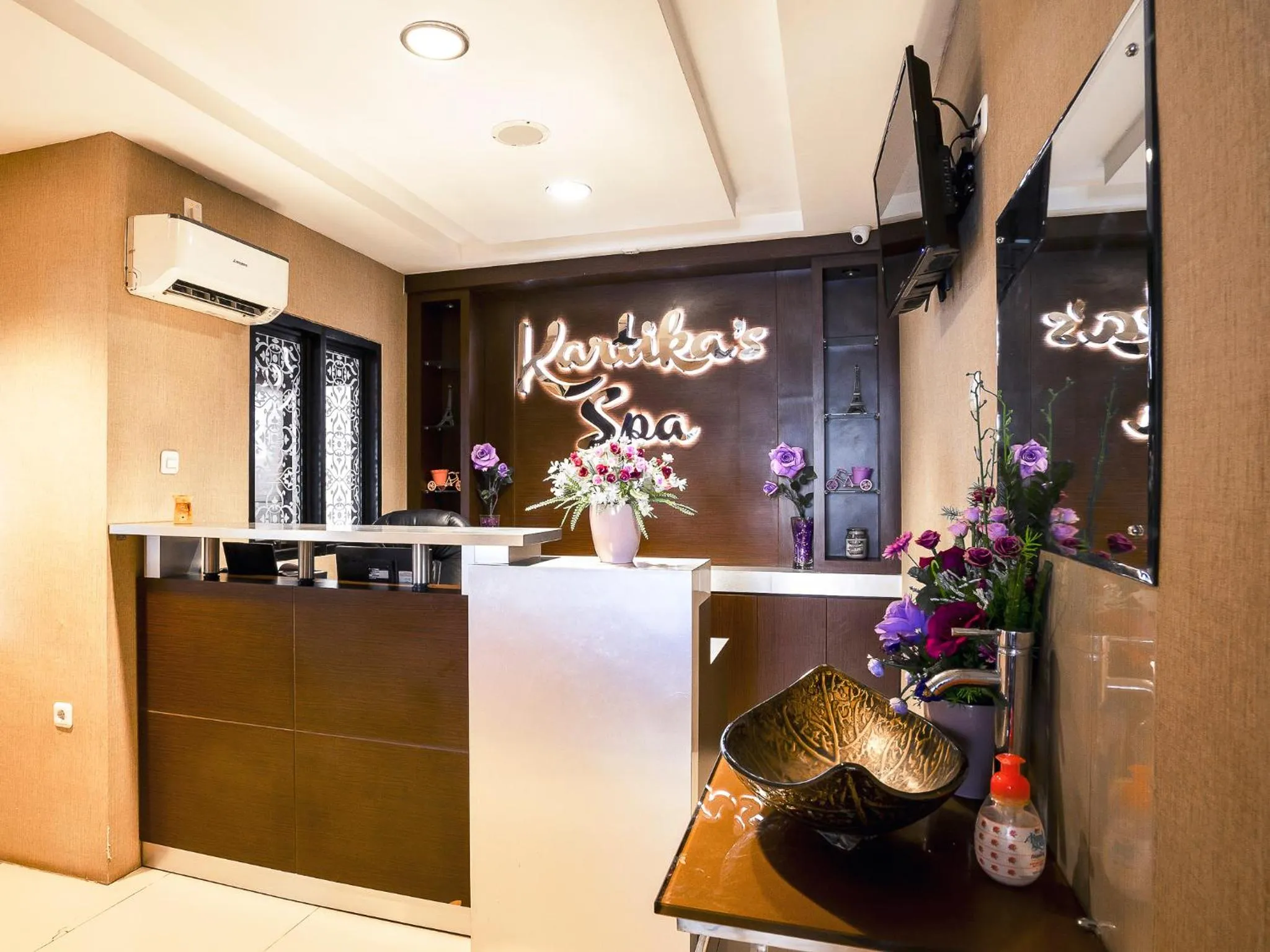 Area and facilities in Hotel Grand Kartika