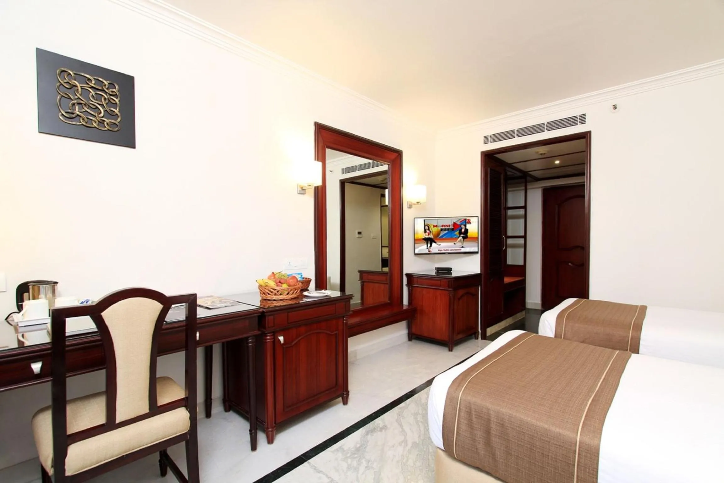 TV and multimedia, Bed in The Rialto Hotel